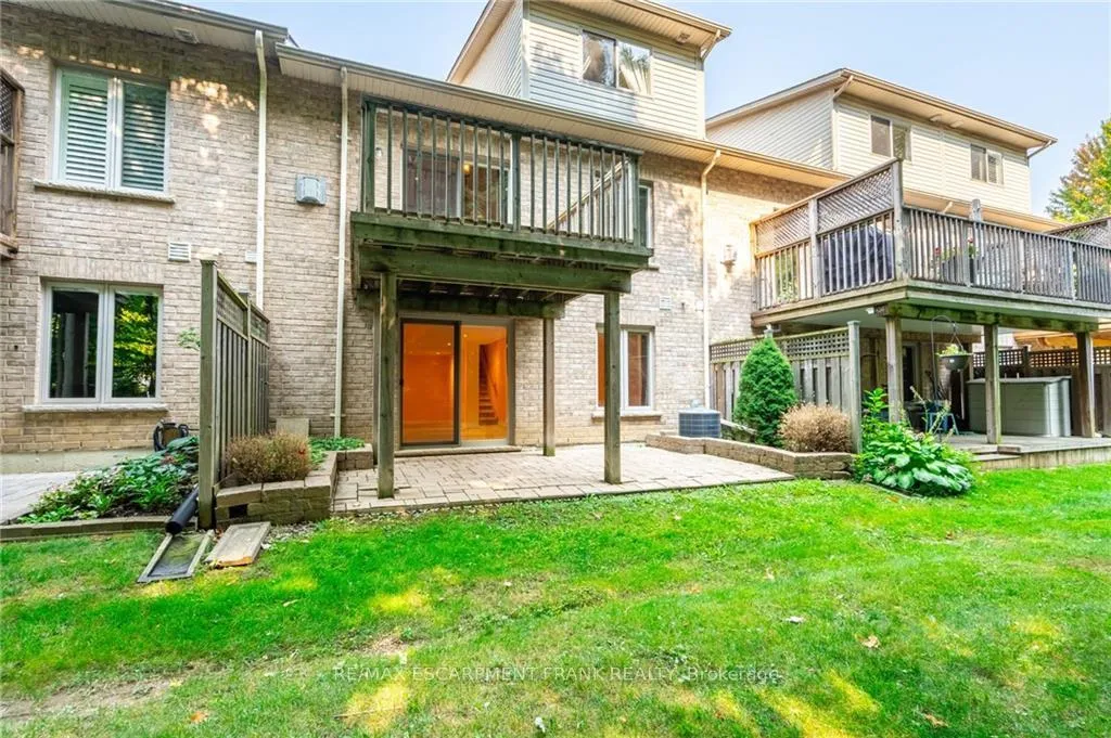 Photo 39 of 50 Grovetree Trail, Hamilton, Rural Glanbrook — HOMEH