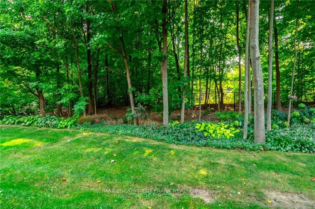 Photo 40 of 50 Grovetree Trail, Hamilton, Rural Glanbrook — HOMEH