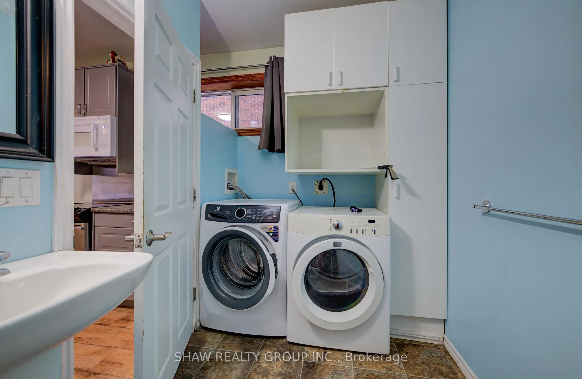 Photo 15 of Unit 3, 4 Perin Place, Kitchener — HOMEH