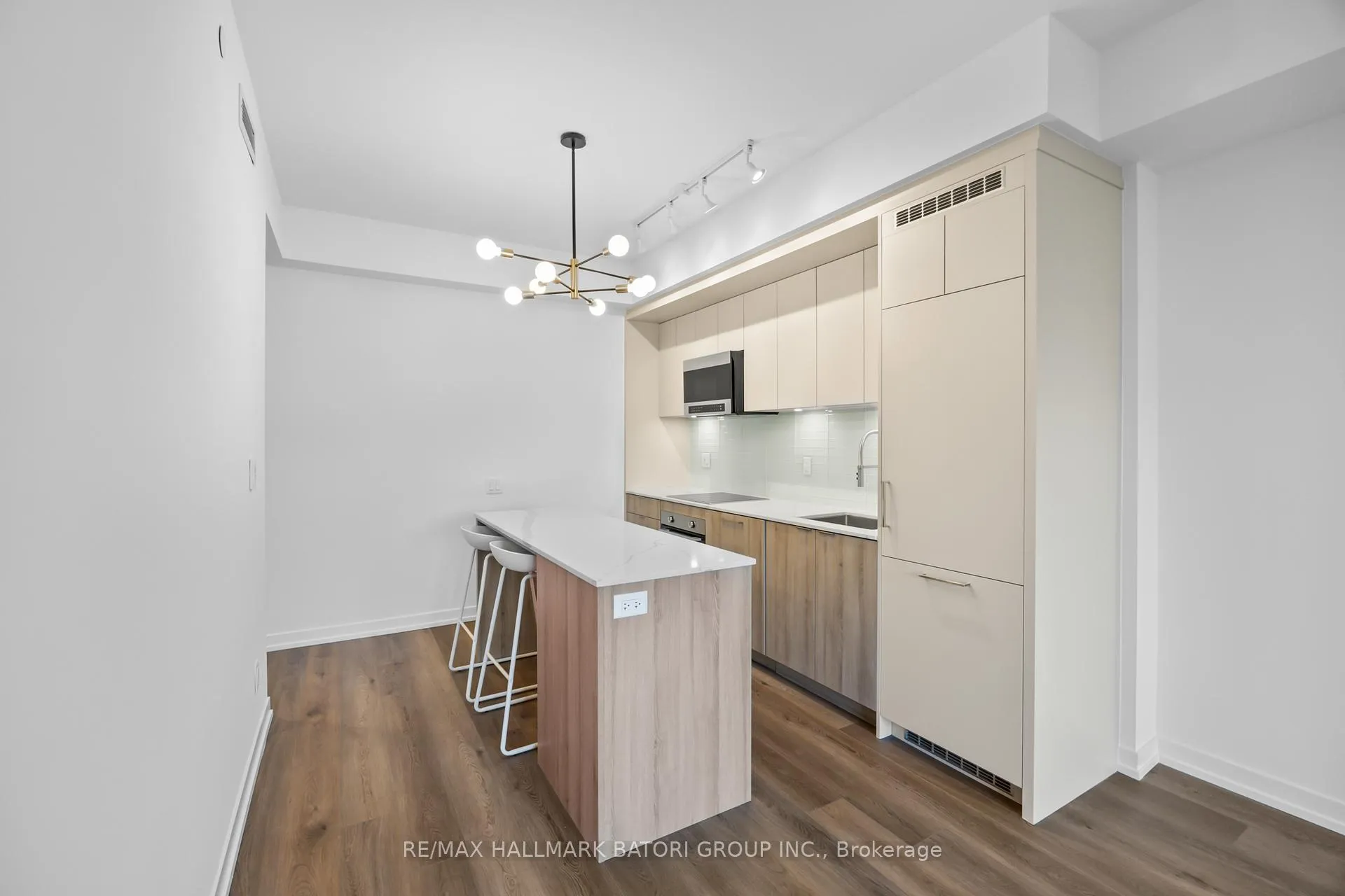 Photo 7 of Unit 203, 863 St. Clair Avenue W, Toronto, Wychwood — HOMEH