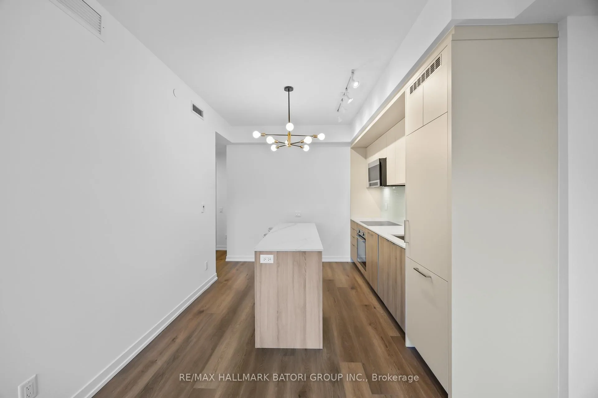 Photo 8 of Unit 203, 863 St. Clair Avenue W, Toronto, Wychwood — HOMEH