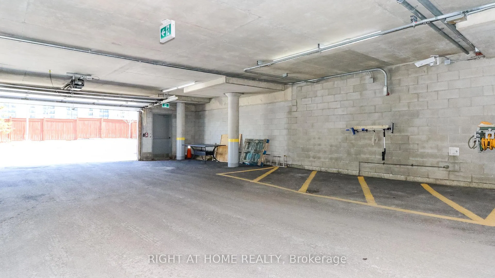 Photo 13 of Unit 411, 94 Dean Avenue, Barrie, Painswick South — HOMEH