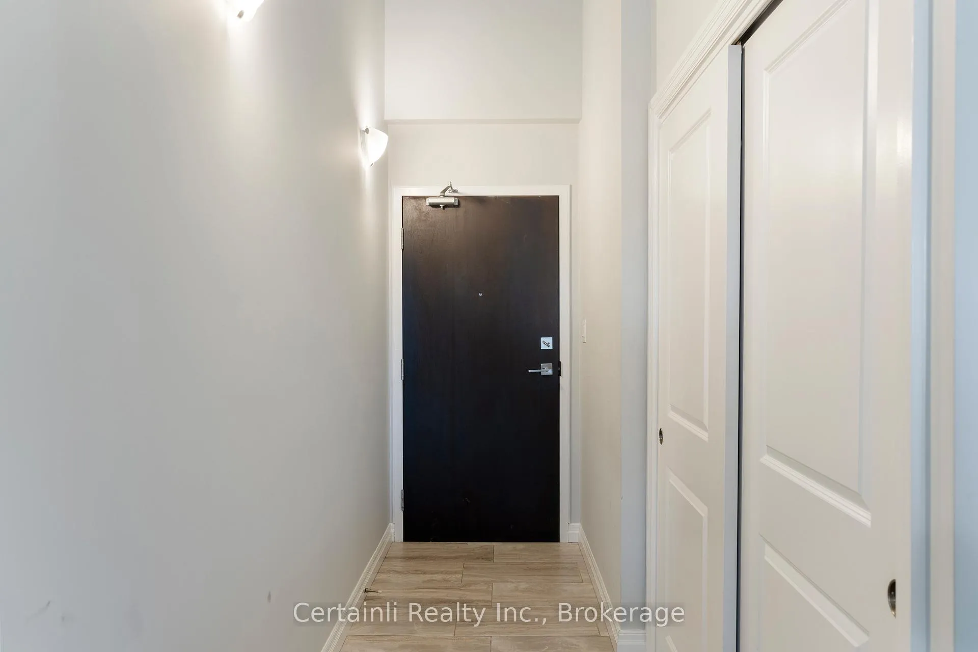Photo 5 of Unit 317, 170 Rockhaven Lane, Hamilton, Waterdown — HOMEH