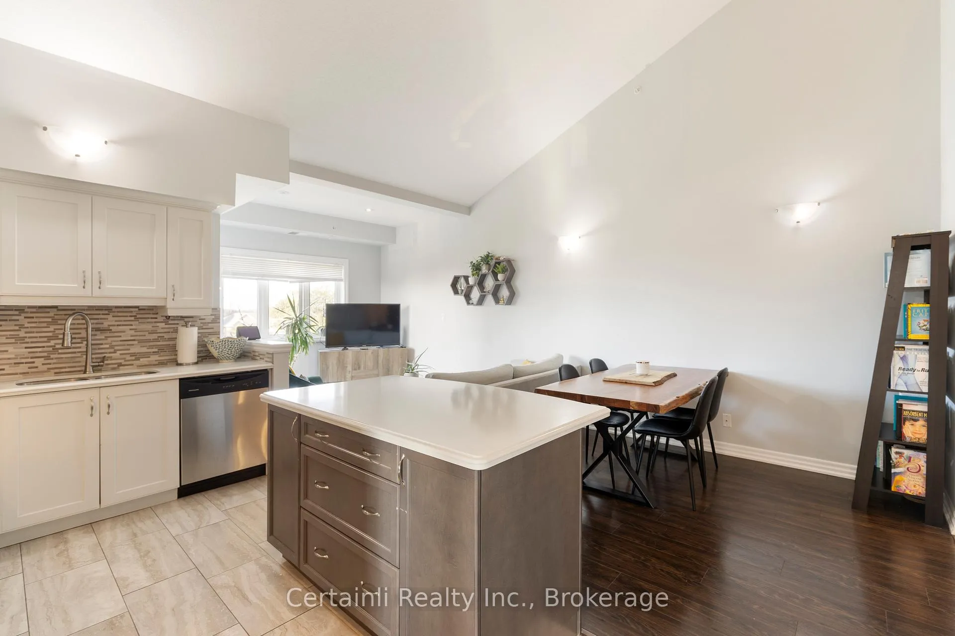 Photo 8 of Unit 317, 170 Rockhaven Lane, Hamilton, Waterdown — HOMEH