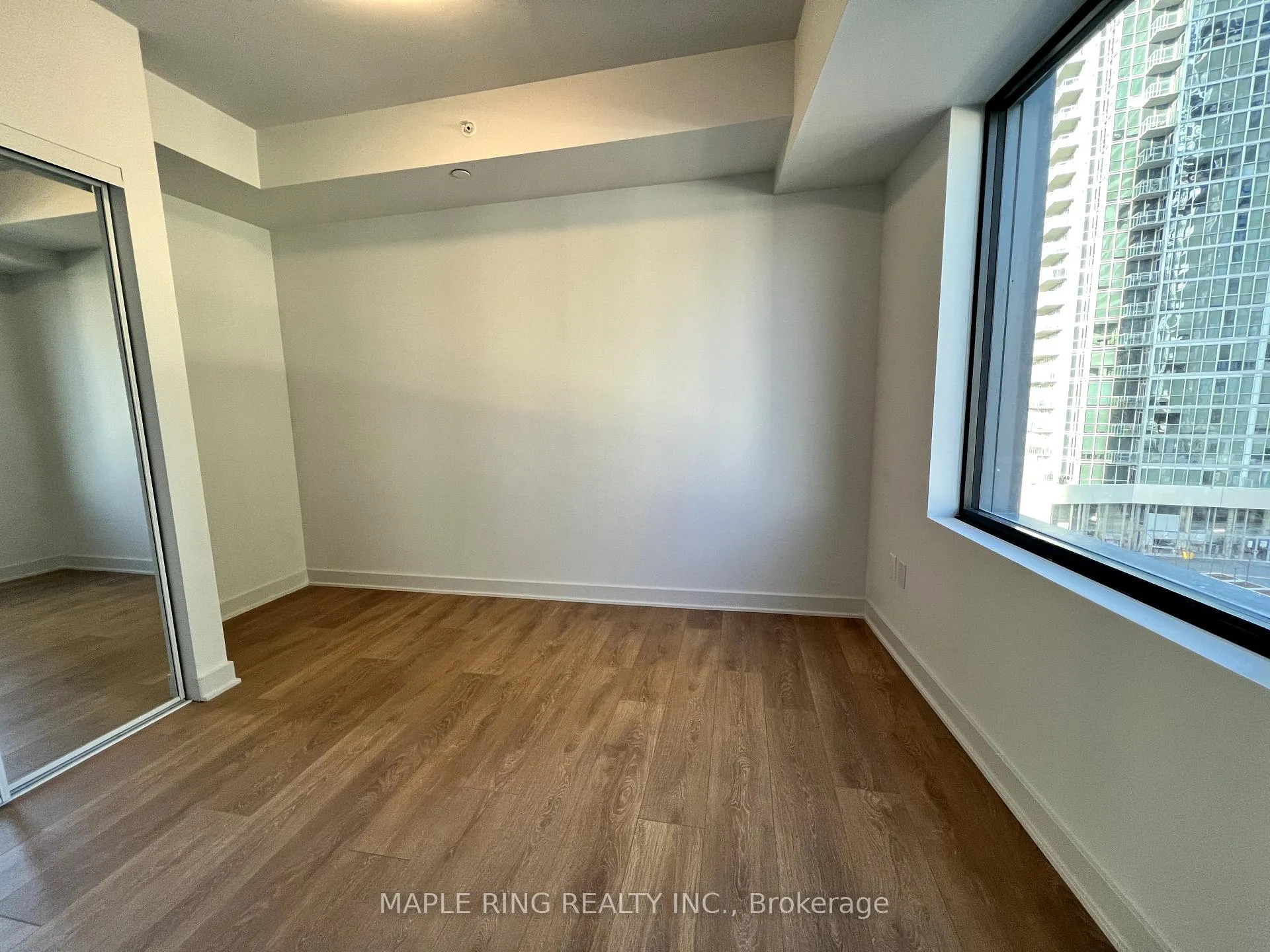 Photo 4 of Unit 506, 2920 Highway 7 Road, Vaughan, Concord — HOMEH