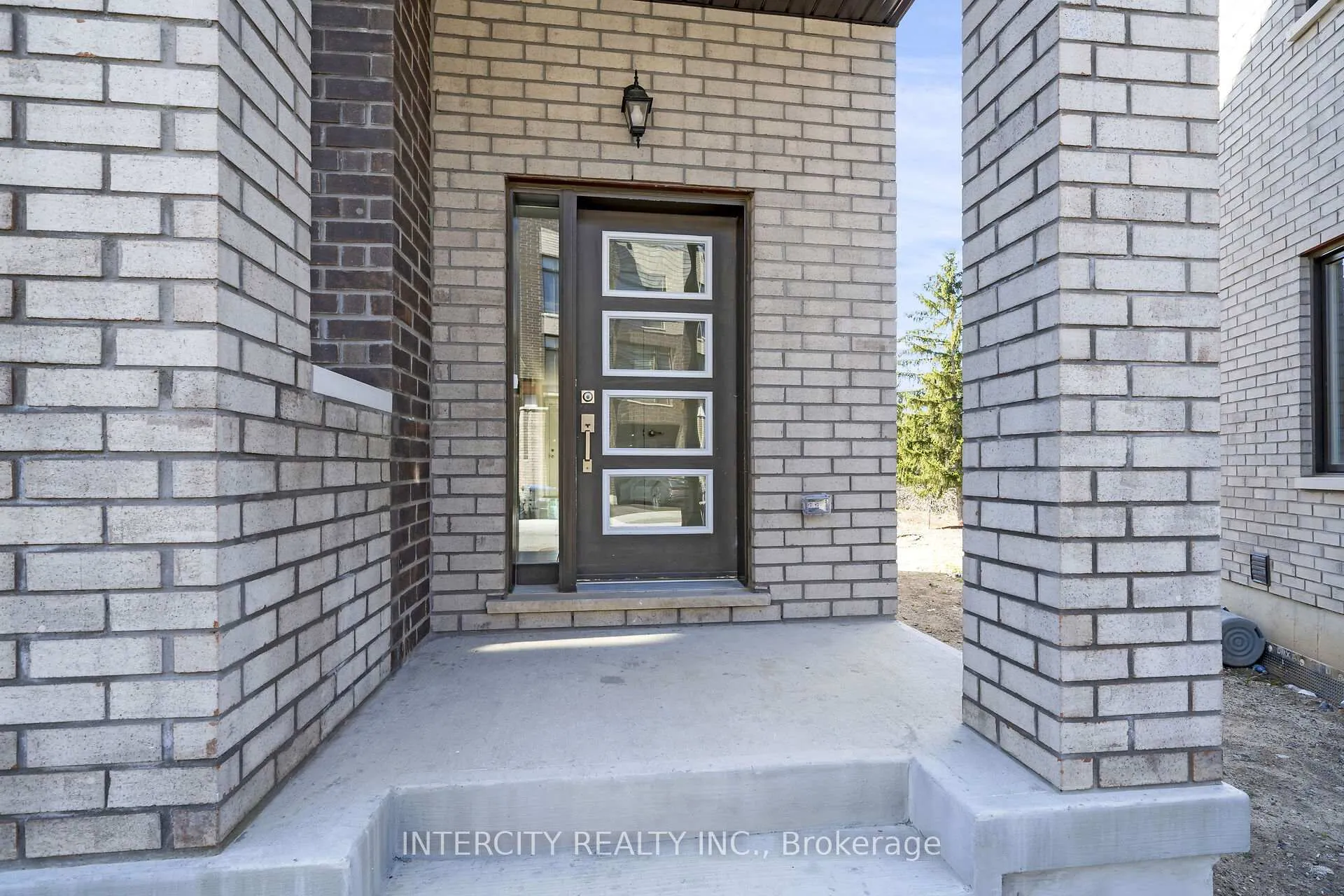 Photo 2 of Unit 30, 28 Queenpost Drive, Brampton, Credit Valley — HOMEH