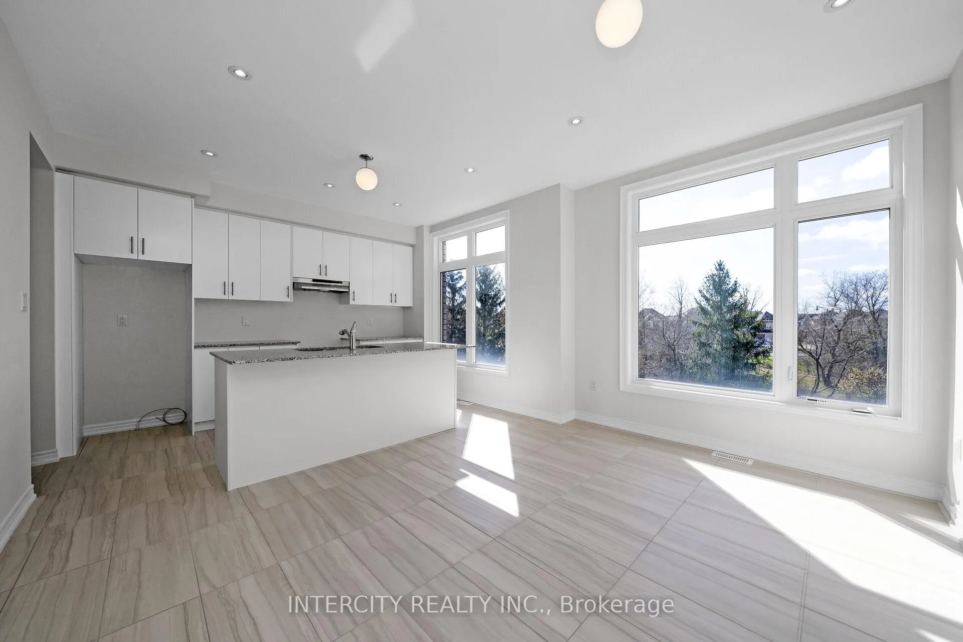 Photo 9 of Unit 30, 28 Queenpost Drive, Brampton, Credit Valley — HOMEH