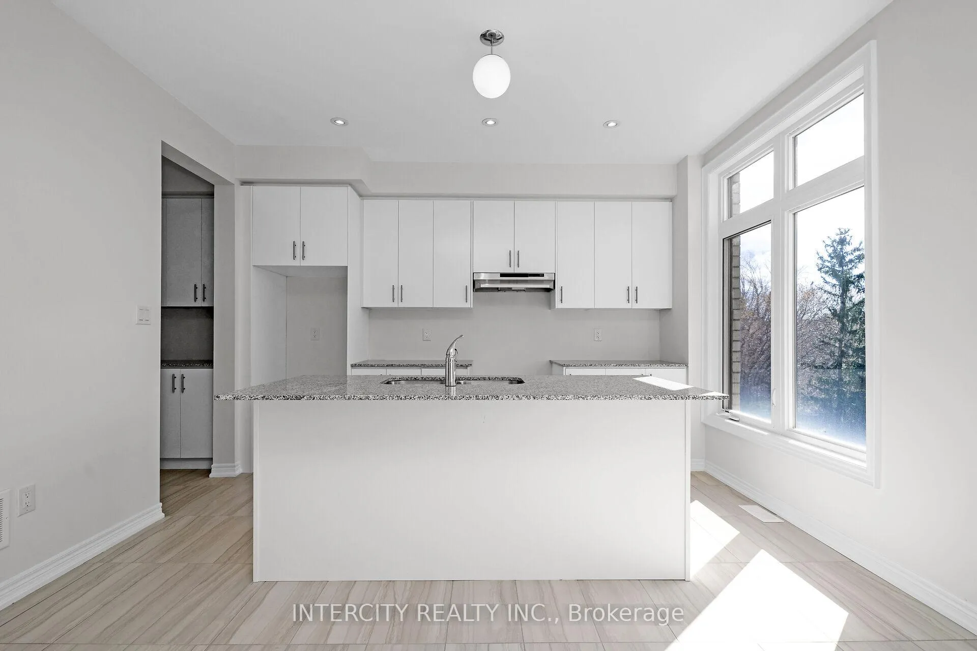 Photo 11 of Unit 30, 28 Queenpost Drive, Brampton, Credit Valley — HOMEH