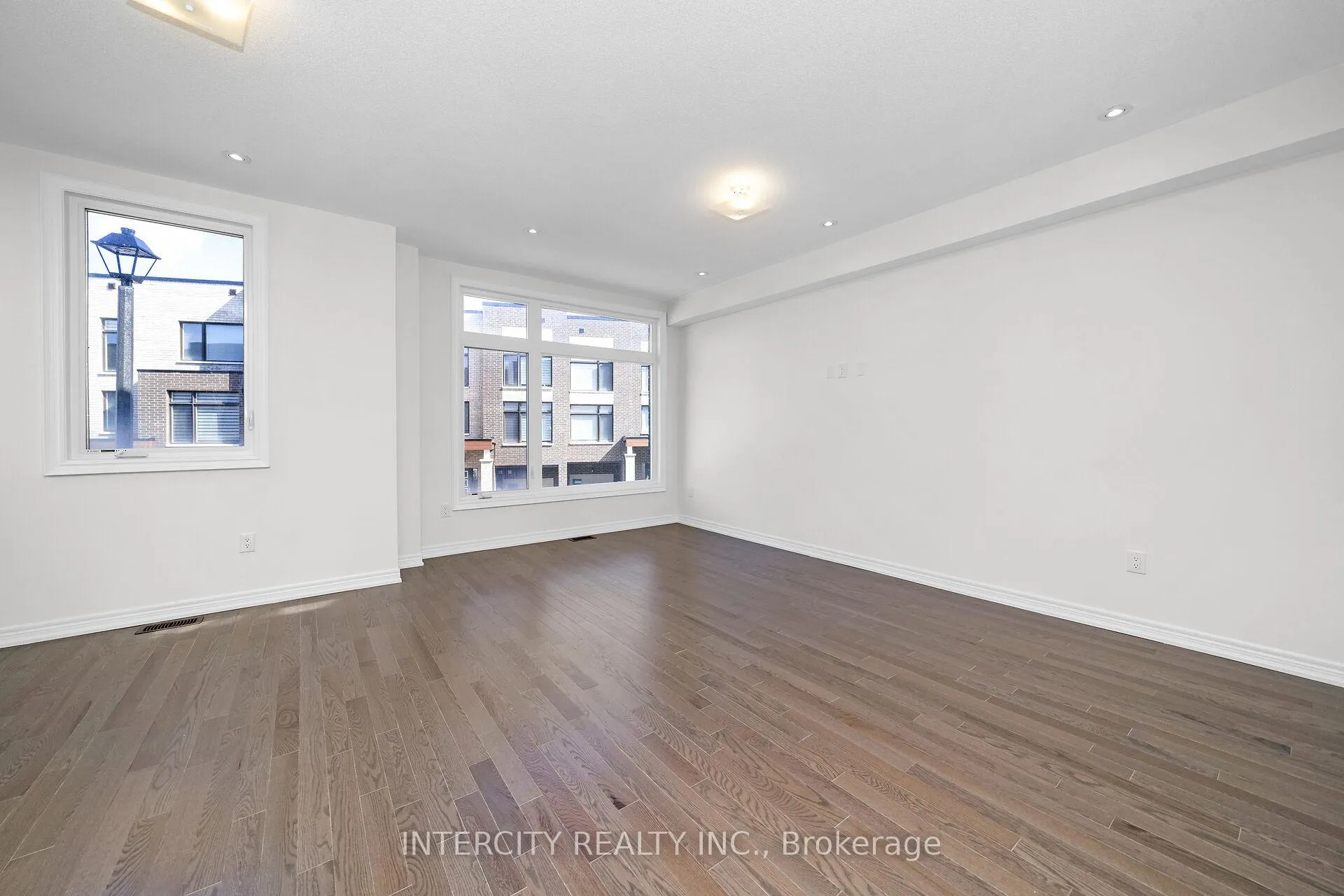 Photo 15 of Unit 30, 28 Queenpost Drive, Brampton, Credit Valley — HOMEH