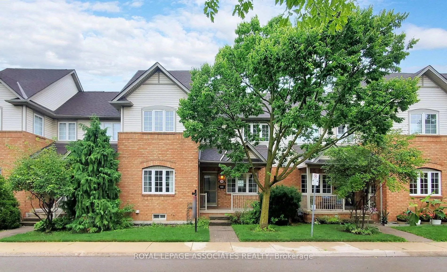 Photo 1 of Unit 25, 100 Beddoe Drive, Hamilton, Kirkendall — HOMEH