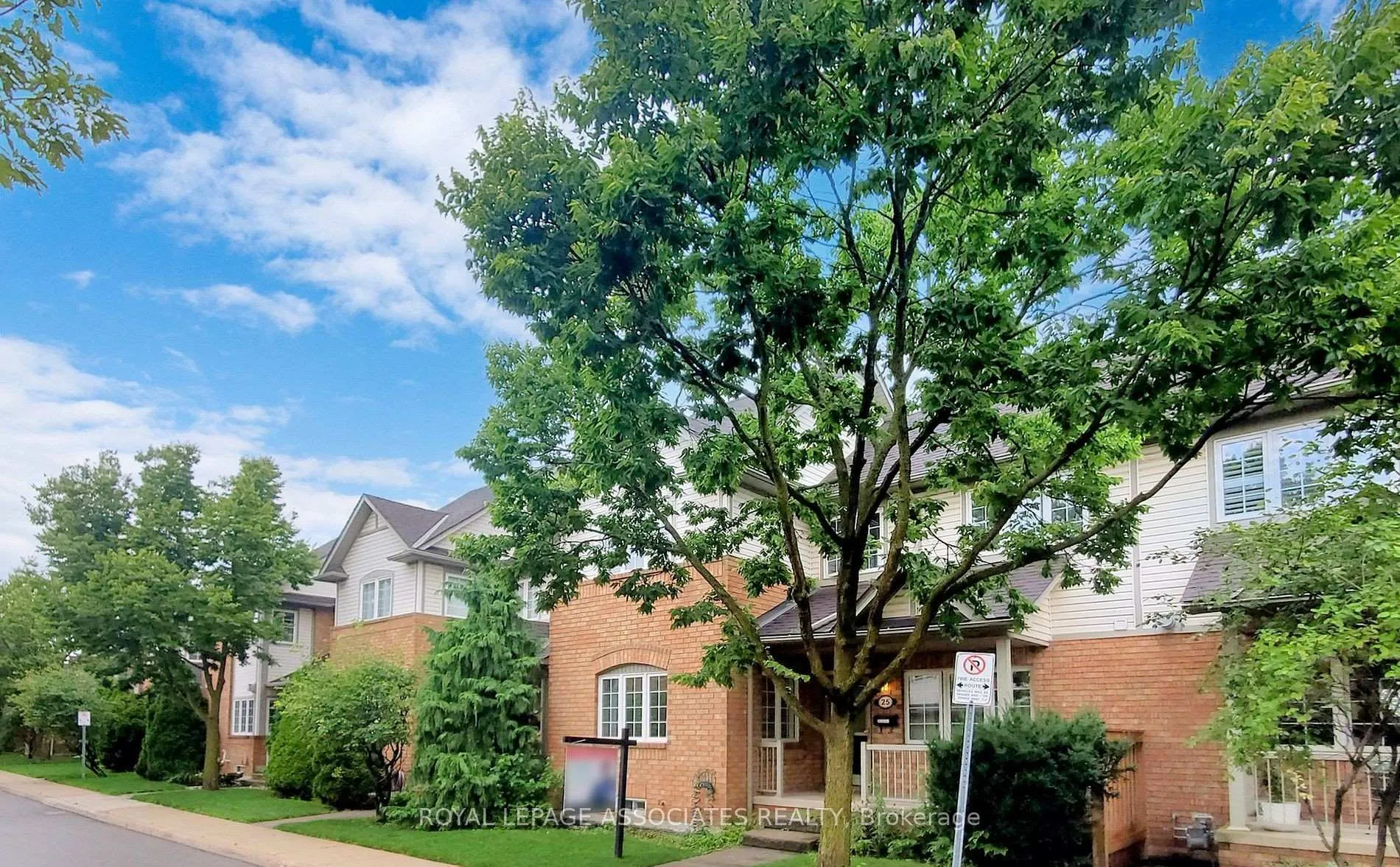 Photo 2 of Unit 25, 100 Beddoe Drive, Hamilton, Kirkendall — HOMEH