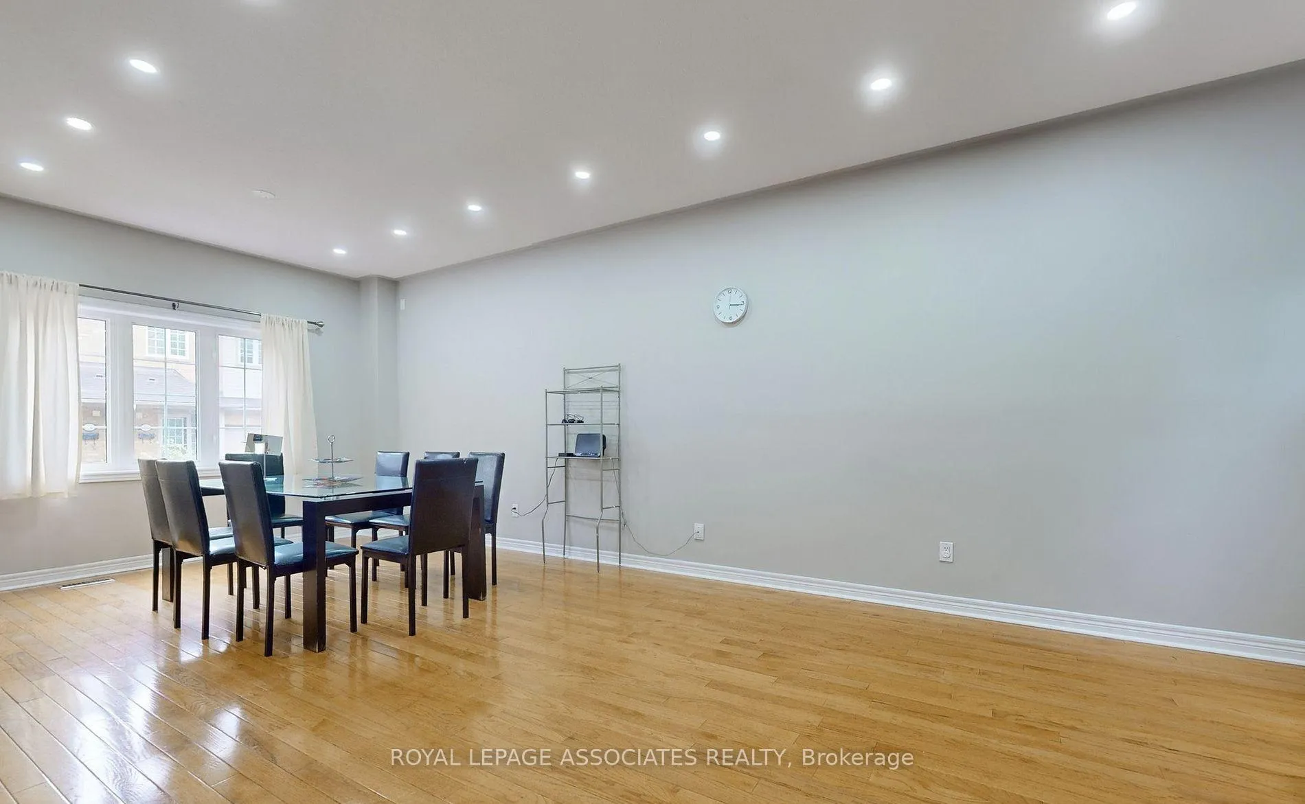 Photo 6 of Unit 25, 100 Beddoe Drive, Hamilton, Kirkendall — HOMEH