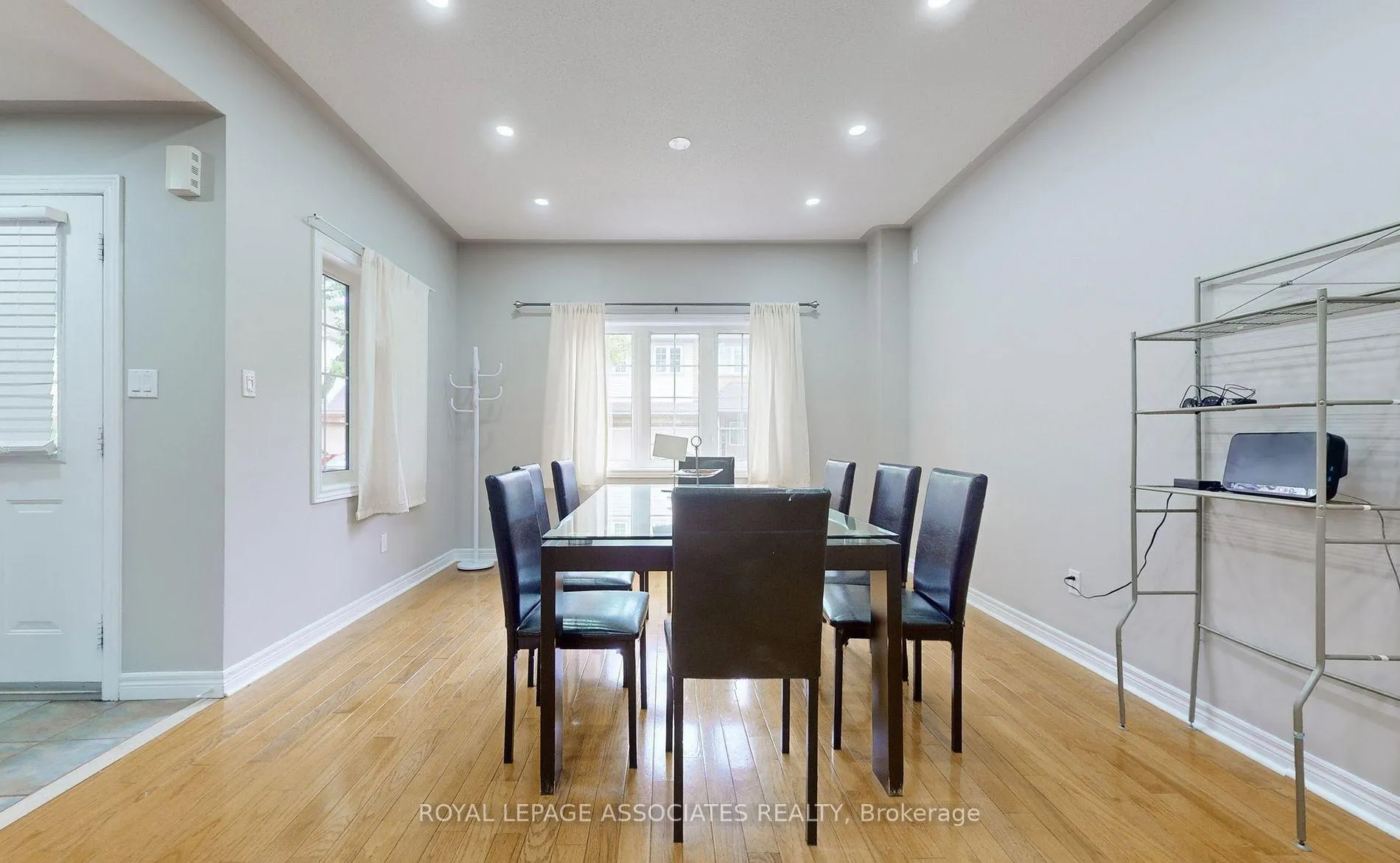 Photo 7 of Unit 25, 100 Beddoe Drive, Hamilton, Kirkendall — HOMEH