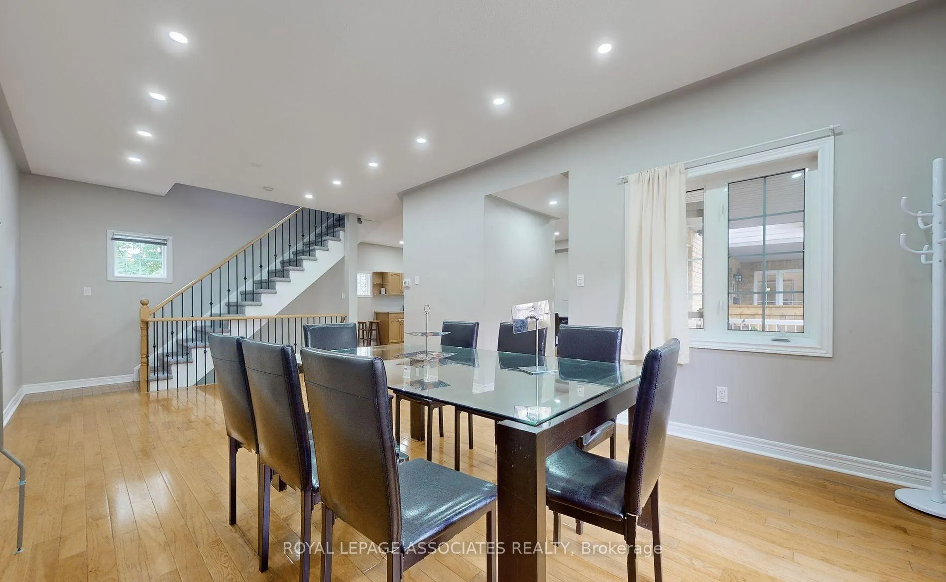 Photo 9 of Unit 25, 100 Beddoe Drive, Hamilton, Kirkendall — HOMEH