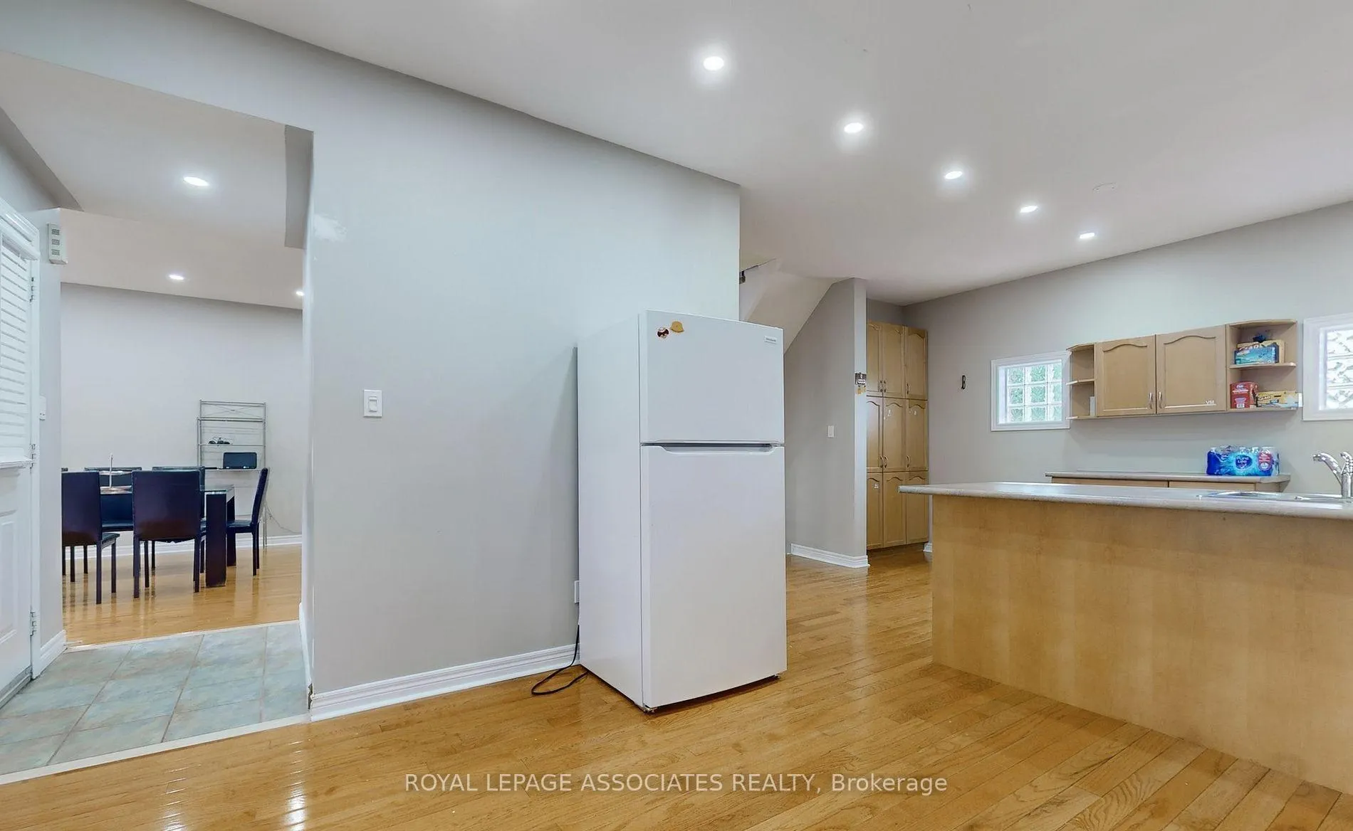 Photo 12 of Unit 25, 100 Beddoe Drive, Hamilton, Kirkendall — HOMEH