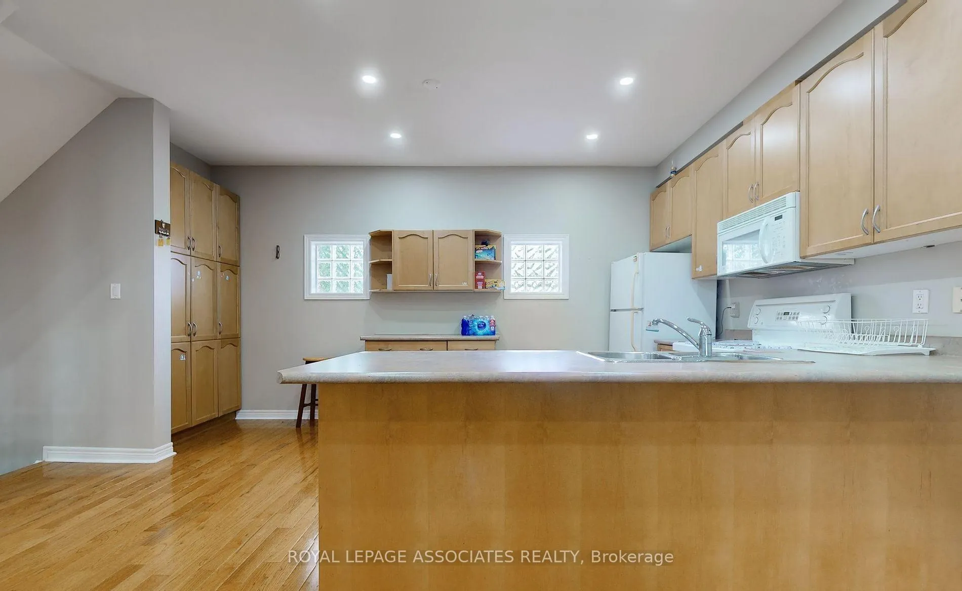 Photo 13 of Unit 25, 100 Beddoe Drive, Hamilton, Kirkendall — HOMEH