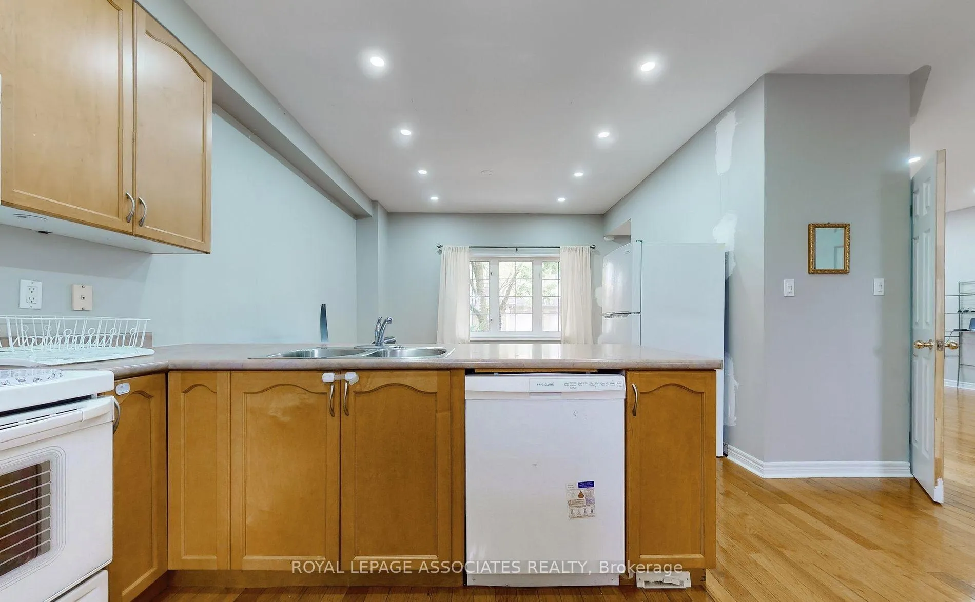 Photo 17 of Unit 25, 100 Beddoe Drive, Hamilton, Kirkendall — HOMEH