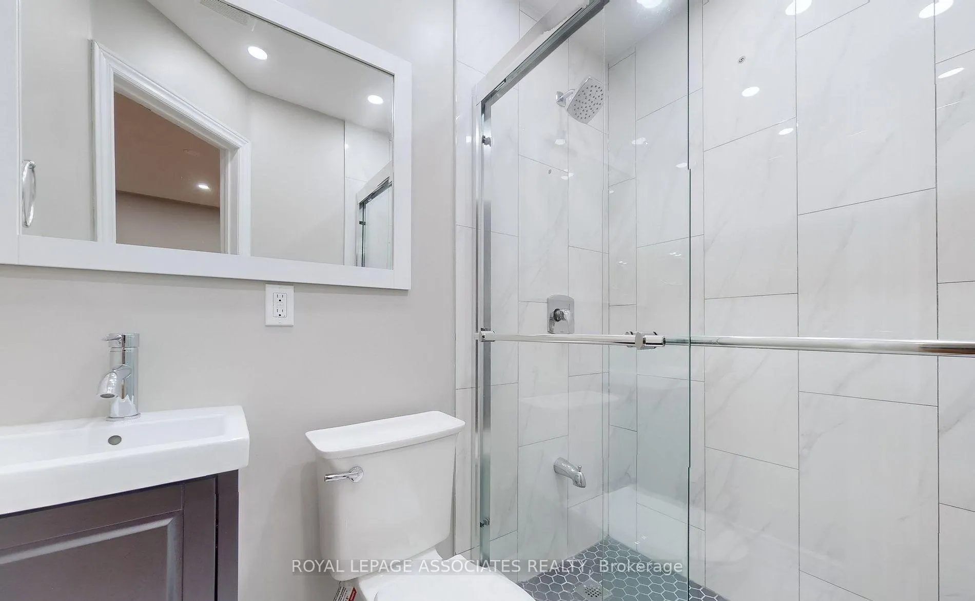 Photo 18 of Unit 25, 100 Beddoe Drive, Hamilton, Kirkendall — HOMEH