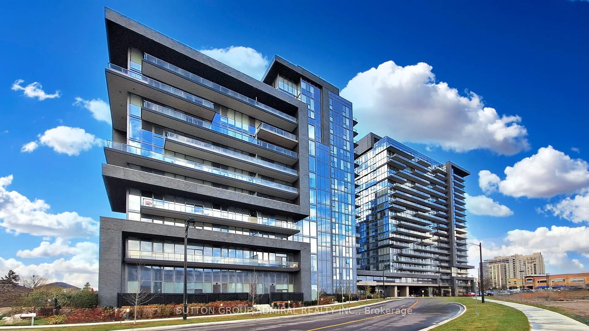 Front of Unit 716, 10 Gatineau Drive