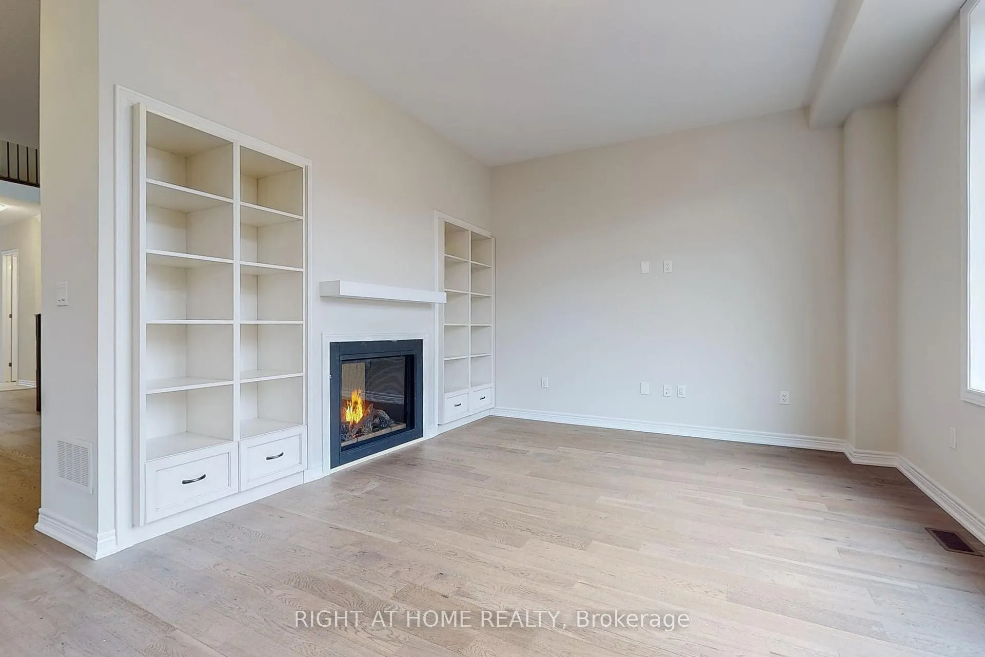 Photo 7 of 91 Starfire Crescent, Hamilton, Fruitland — HOMEH