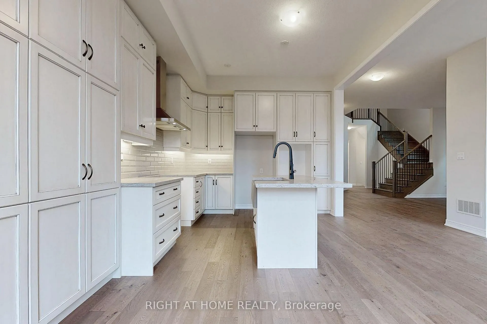 Photo 11 of 91 Starfire Crescent, Hamilton, Fruitland — HOMEH