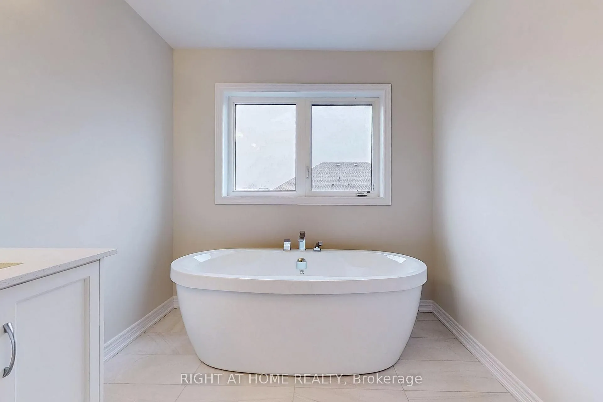 Photo 22 of 91 Starfire Crescent, Hamilton, Fruitland — HOMEH