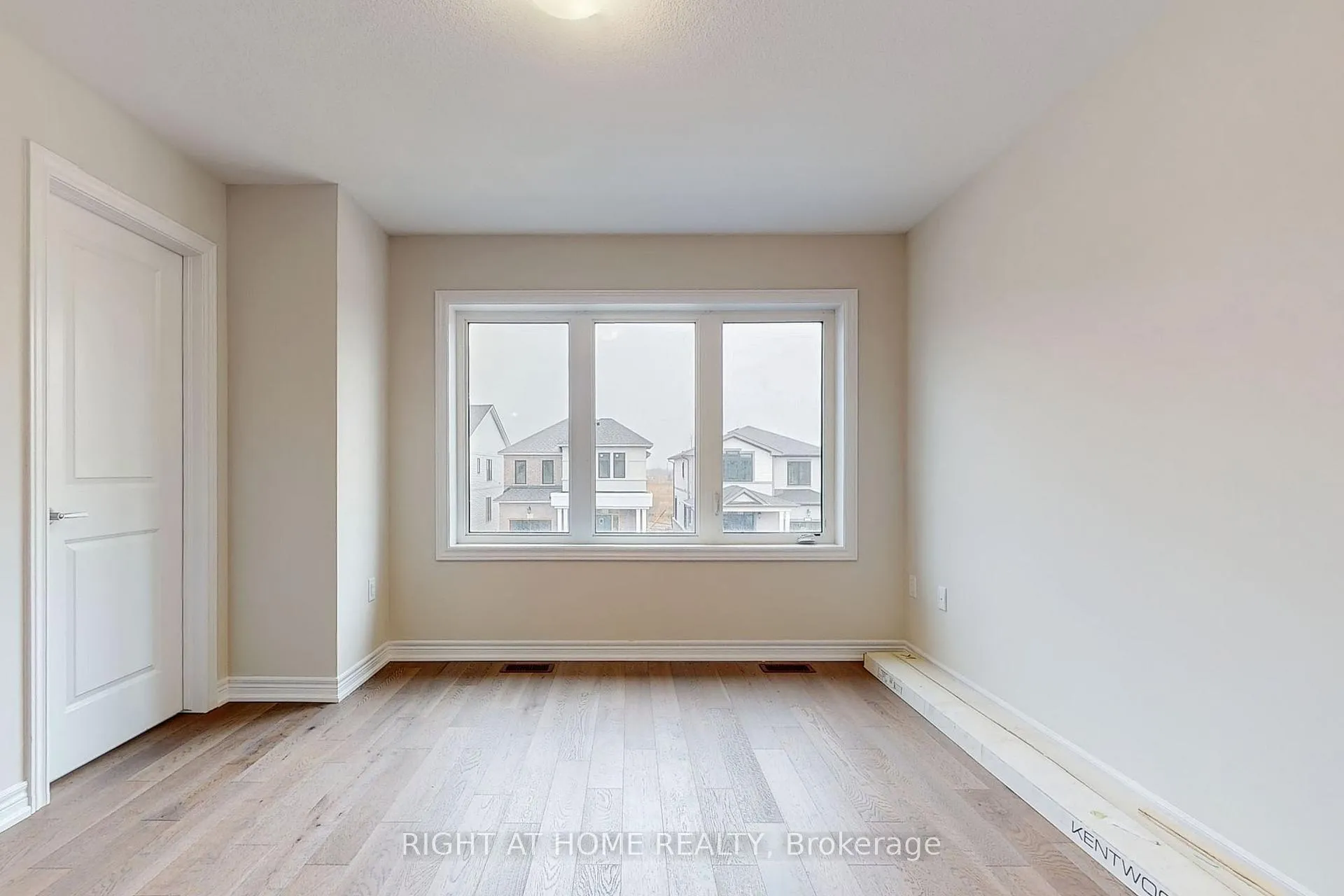 Photo 24 of 91 Starfire Crescent, Hamilton, Fruitland — HOMEH
