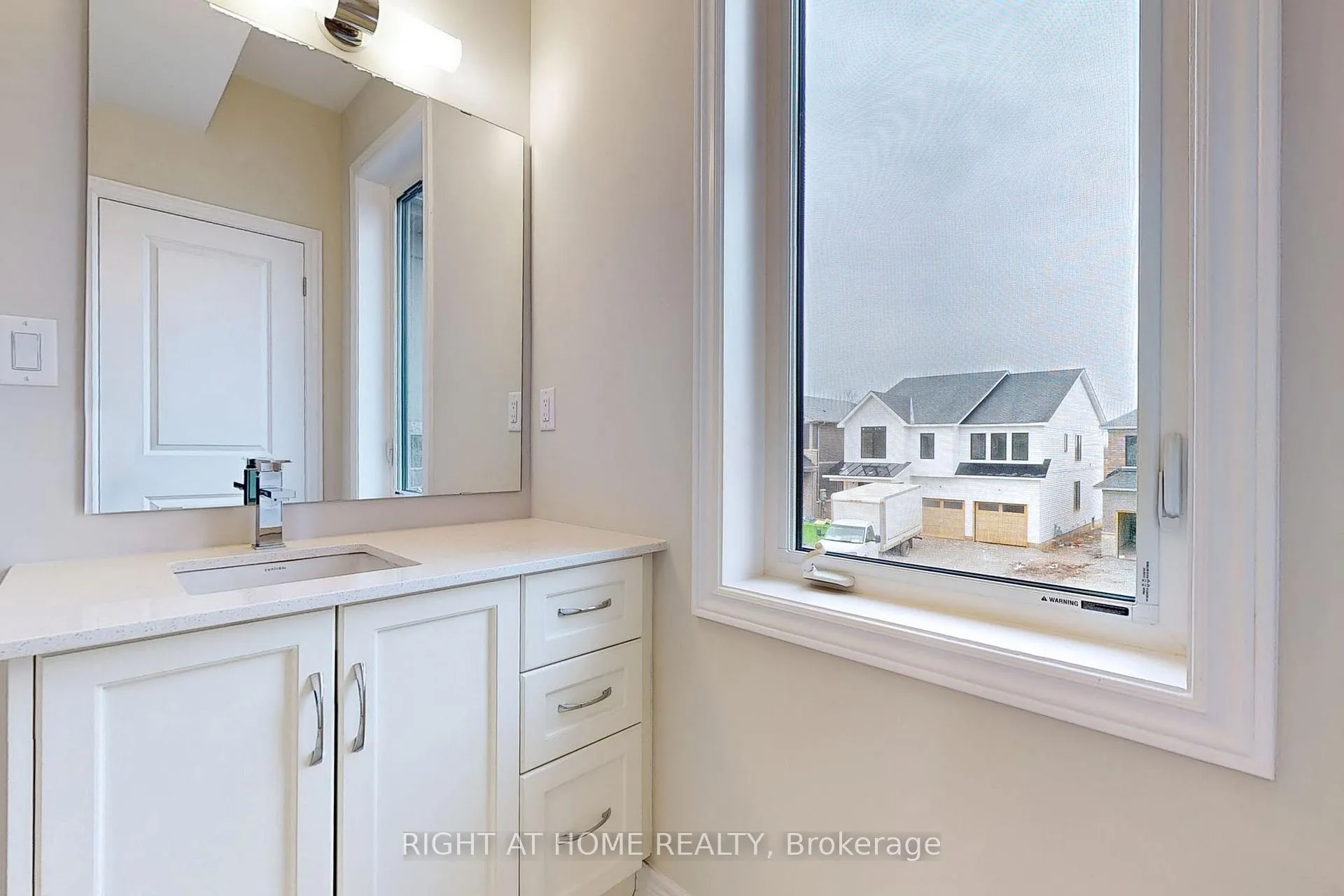 Photo 25 of 91 Starfire Crescent, Hamilton, Fruitland — HOMEH