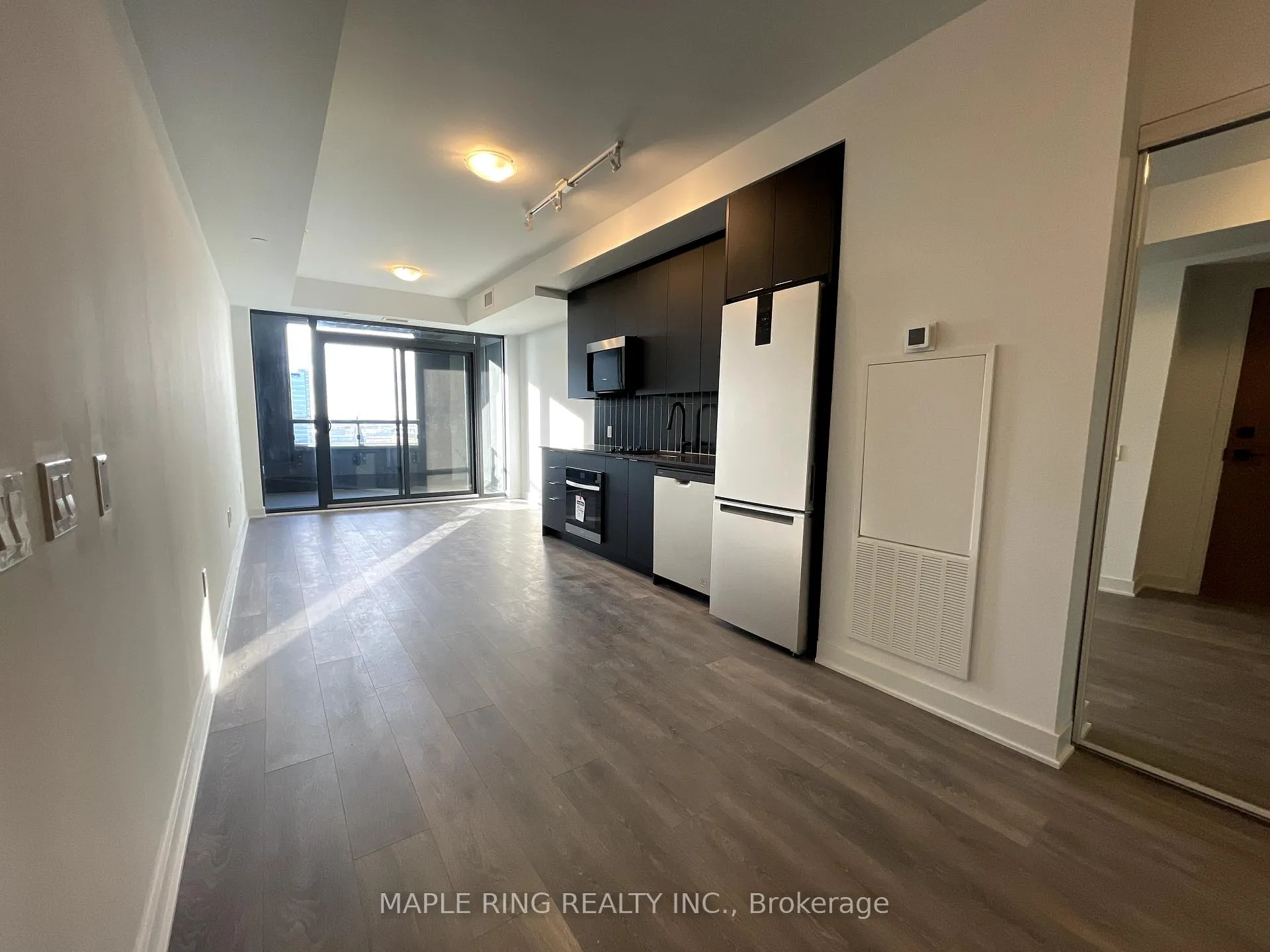 Front of Unit 913, 2920 Highway 7 Road