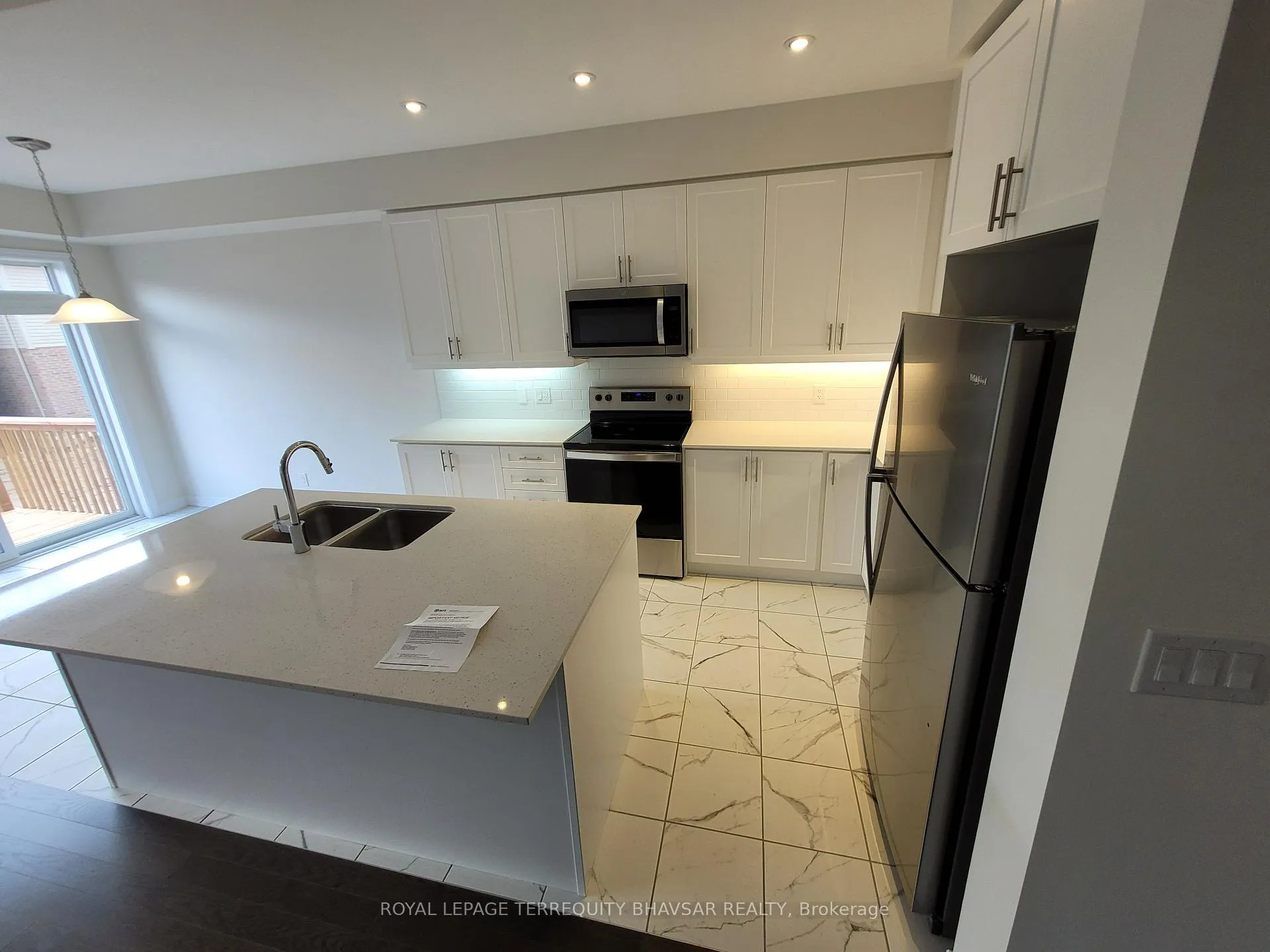 Photo 12 of 215 Broadacre Drive, Kitchener — HOMEH