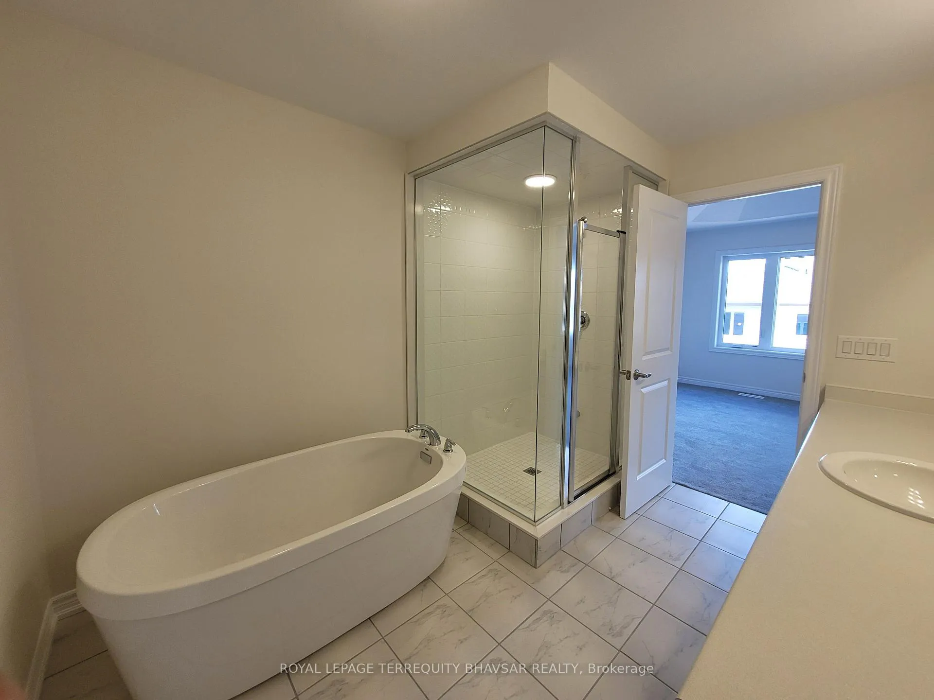 Photo 21 of 215 Broadacre Drive, Kitchener — HOMEH