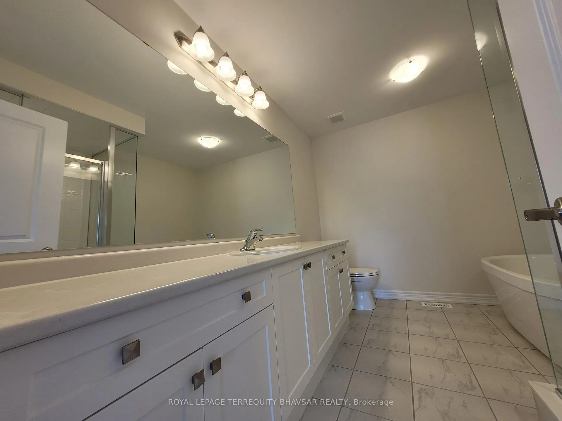 Photo 22 of 215 Broadacre Drive, Kitchener — HOMEH