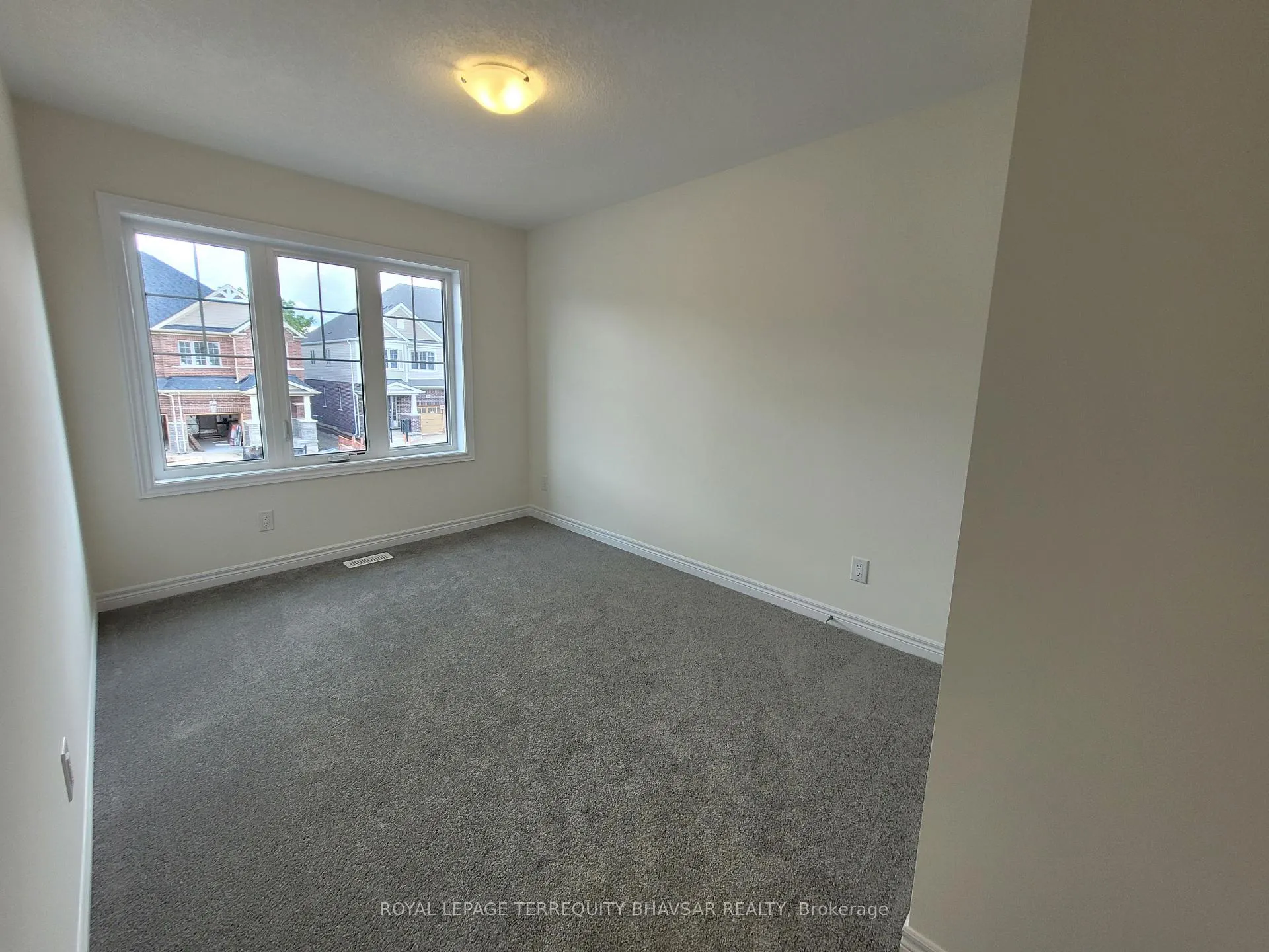 Photo 24 of 215 Broadacre Drive, Kitchener — HOMEH