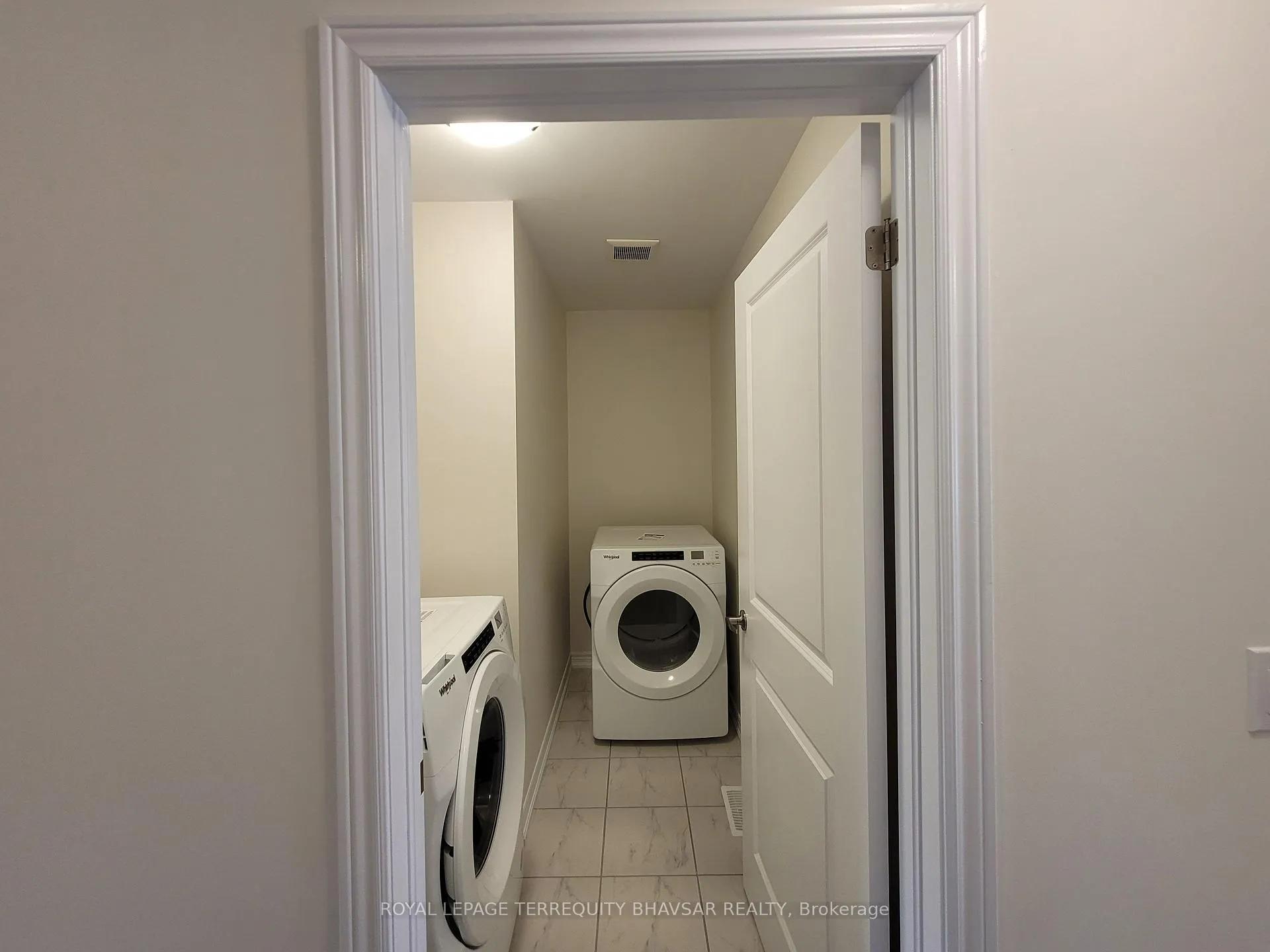 Photo 32 of 215 Broadacre Drive, Kitchener — HOMEH