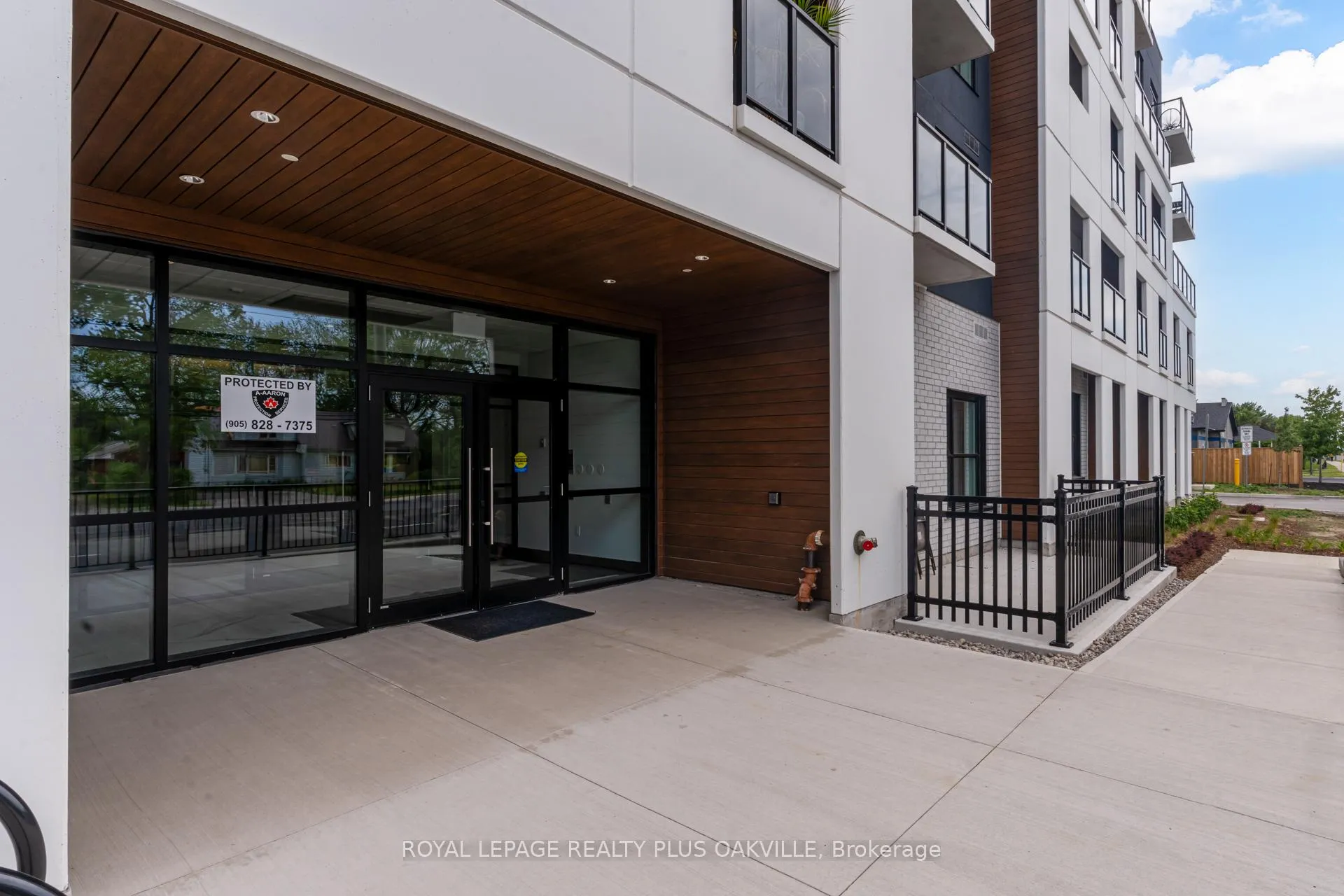 Photo 10 of Unit 221, 1936 Rymal Road E, Hamilton, Stoney Creek — HOMEH