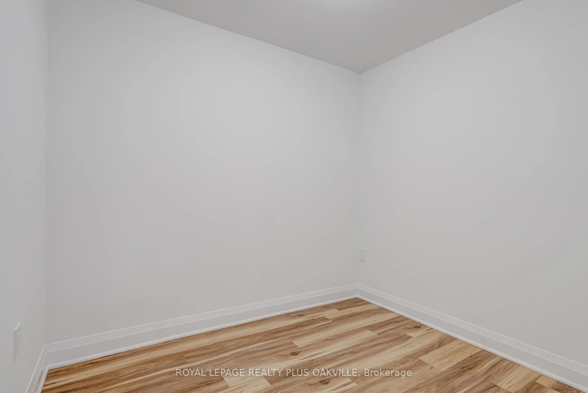Photo 18 of Unit 221, 1936 Rymal Road E, Hamilton, Stoney Creek — HOMEH