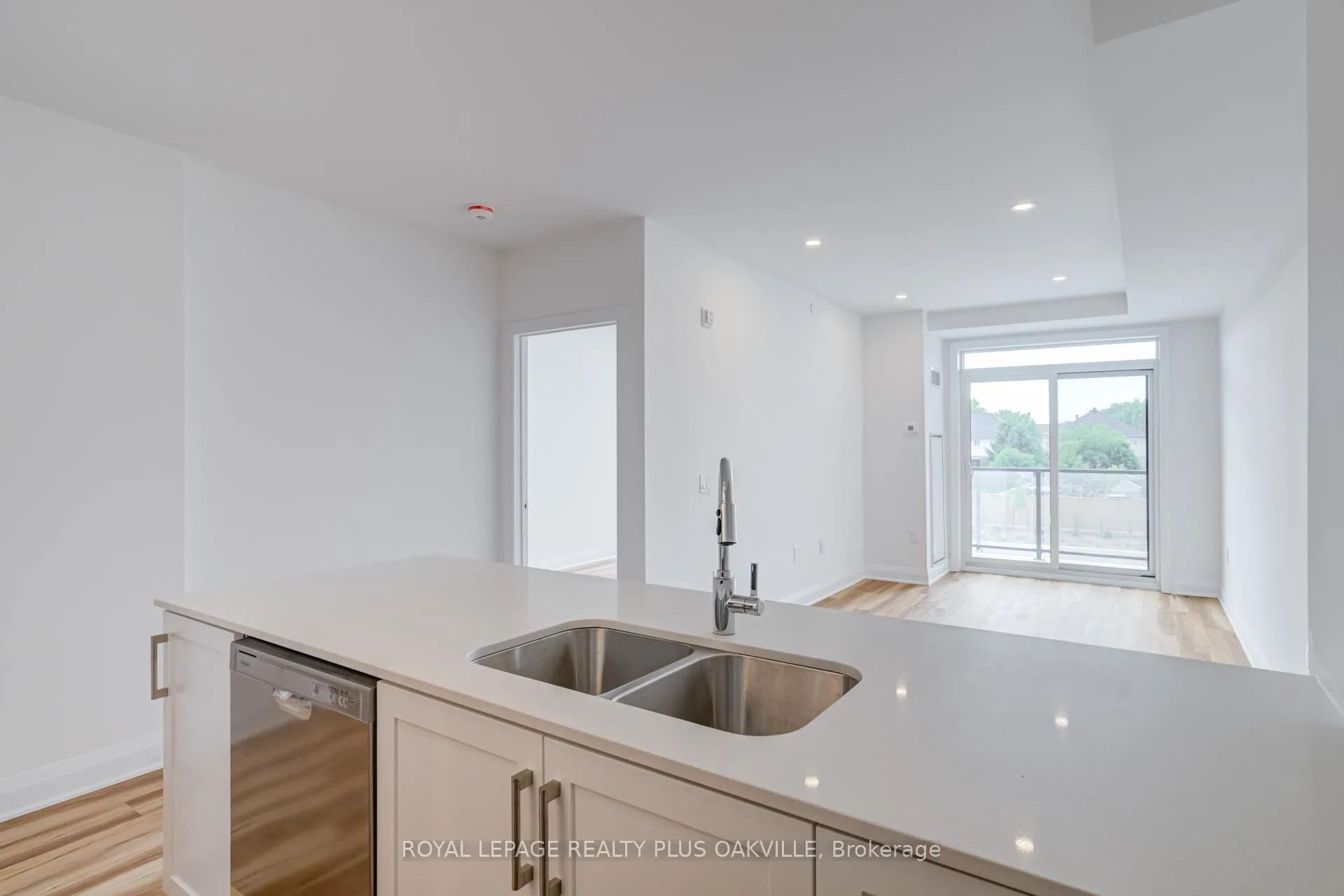Photo 25 of Unit 221, 1936 Rymal Road E, Hamilton, Stoney Creek — HOMEH