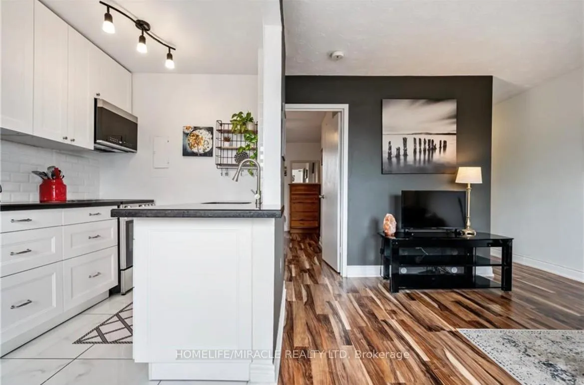 Front of Unit 406, 141 Catharine Street S