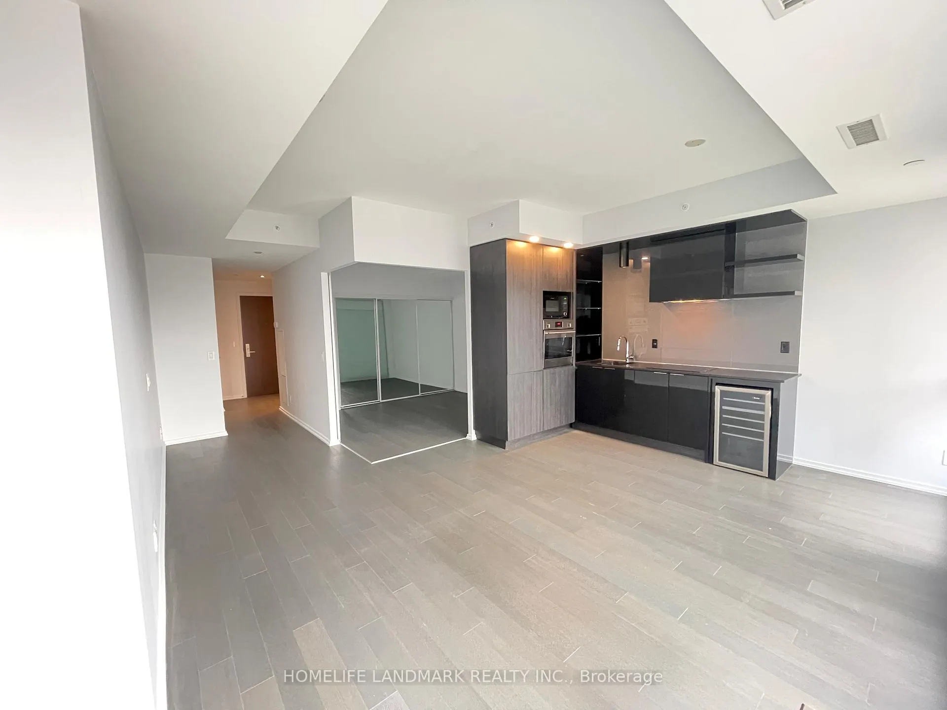 Front of Unit 2202, 70 Temperance Street