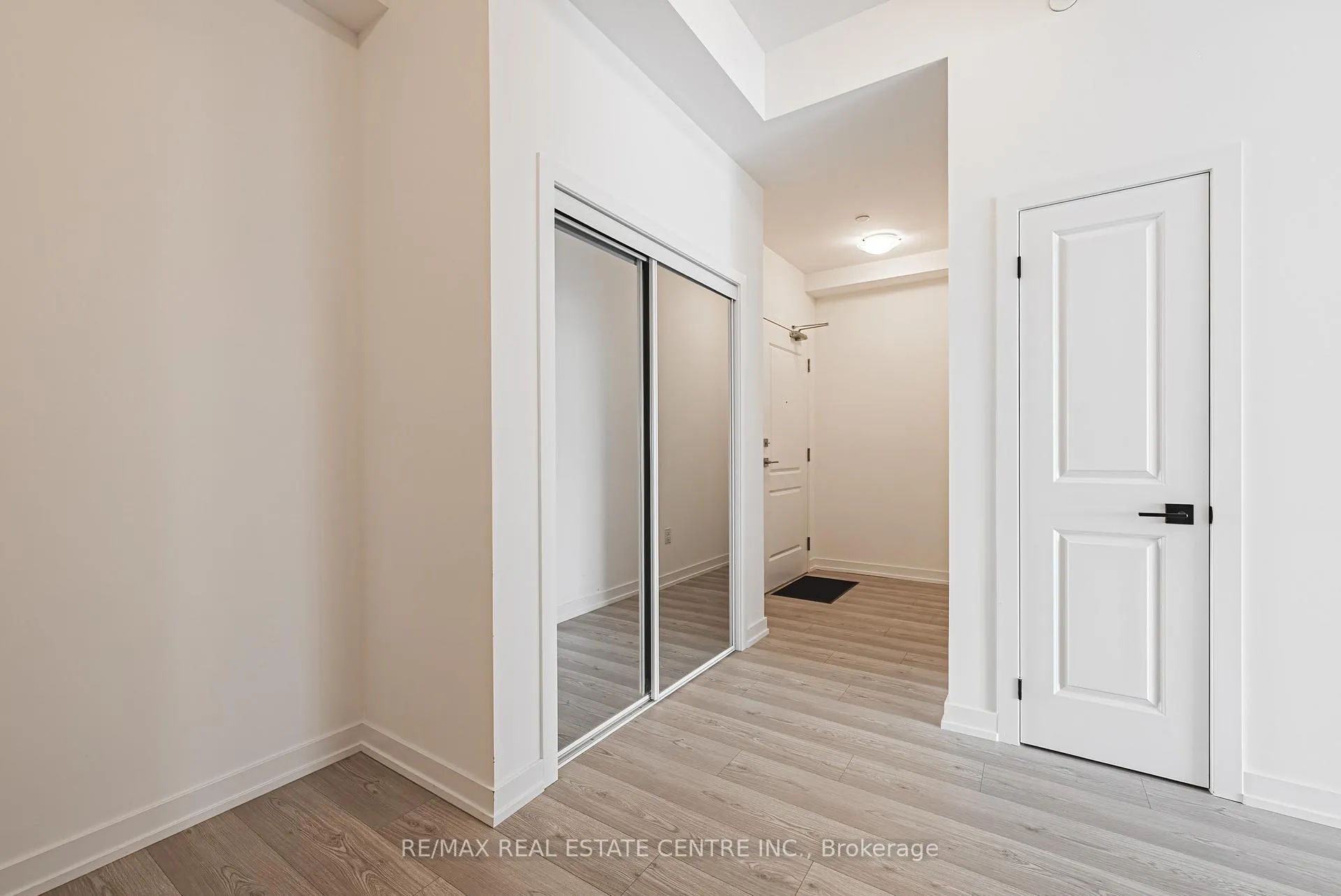 Photo 5 of Unit 1213, 450 Dundas Street E, Hamilton, Waterdown — HOMEH