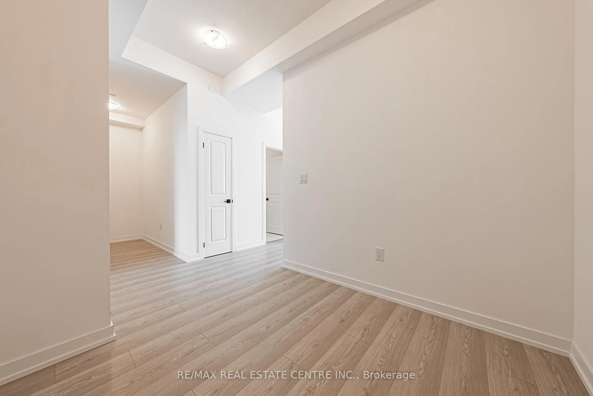 Photo 7 of Unit 1213, 450 Dundas Street E, Hamilton, Waterdown — HOMEH