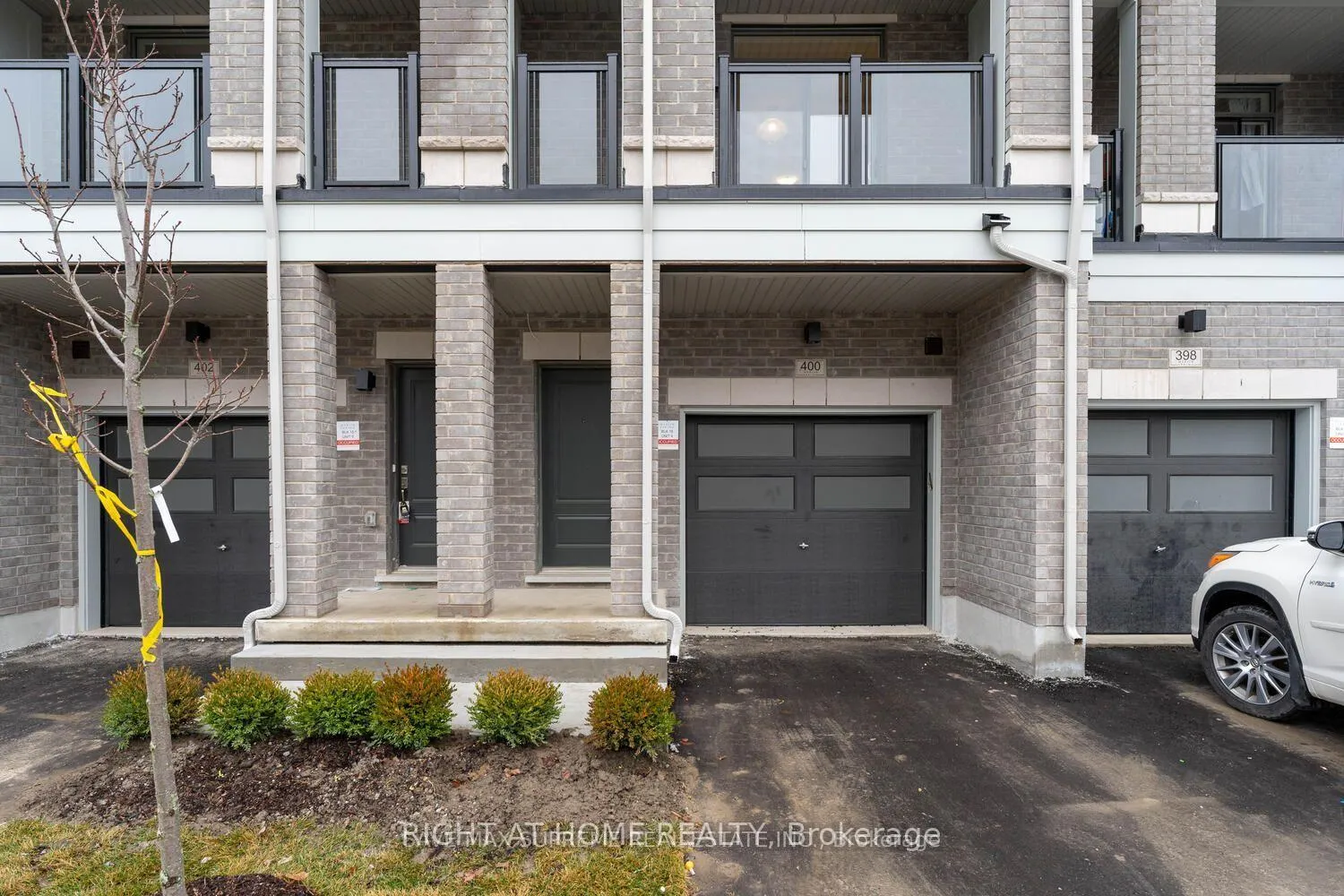 Photo 2 of 400 Okanagan Path, Oshawa, Donevan — HOMEH