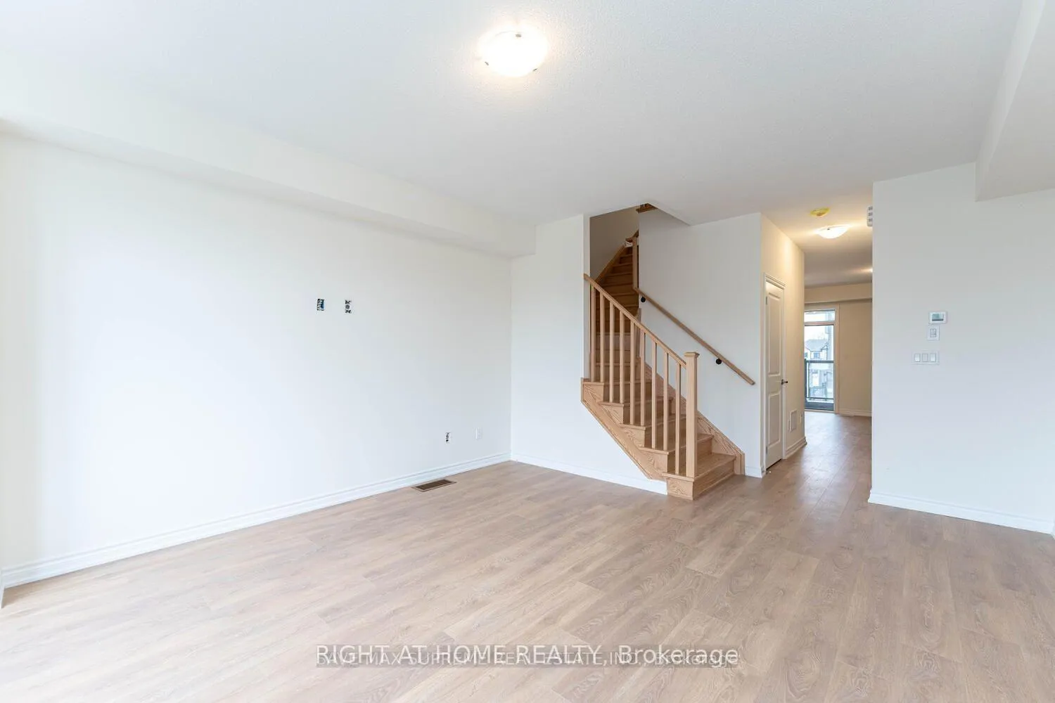 Photo 11 of 400 Okanagan Path, Oshawa, Donevan — HOMEH