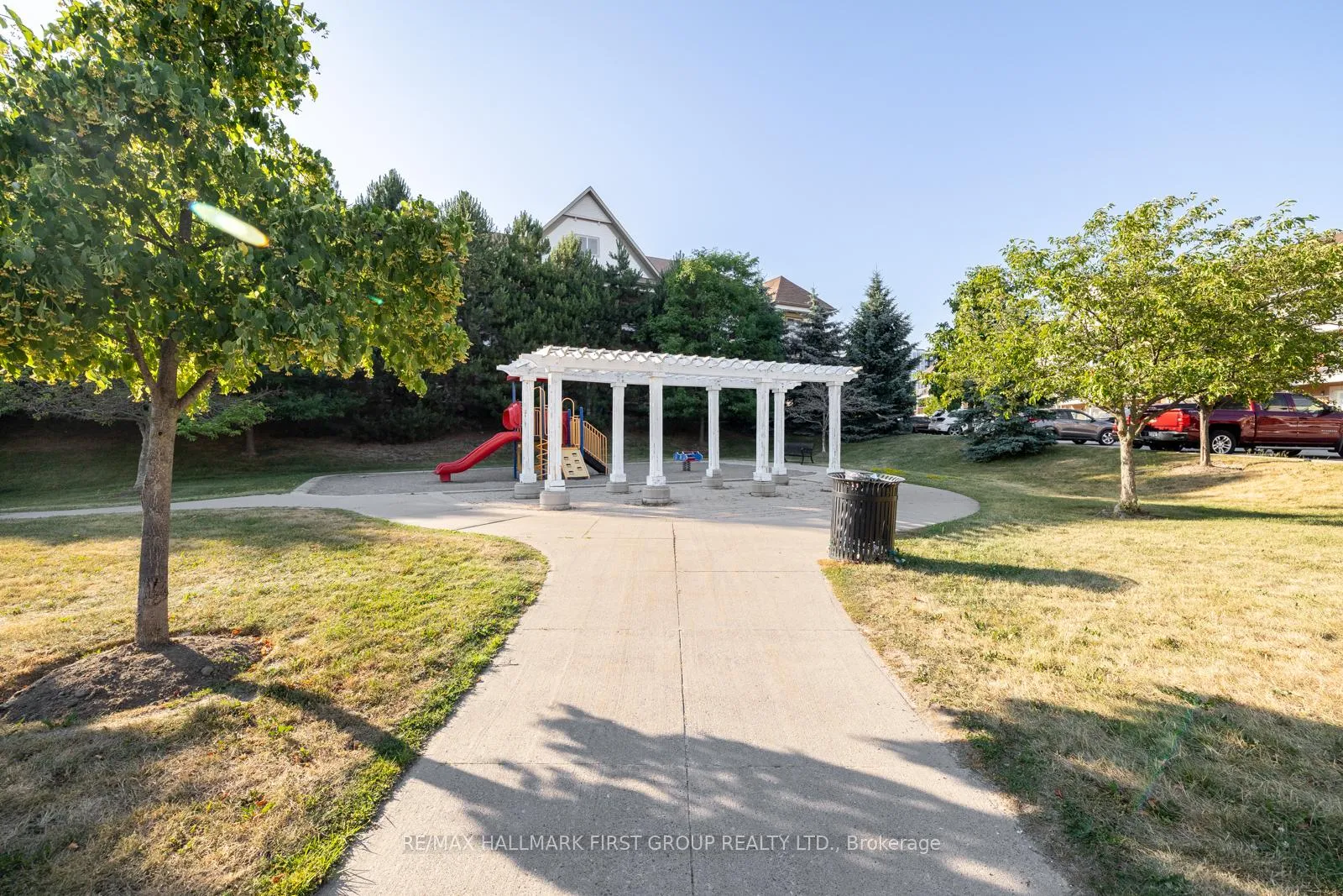 Photo 6 of Unit 309, 136 Aspen Springs Drive, Clarington, Bowmanville — HOMEH
