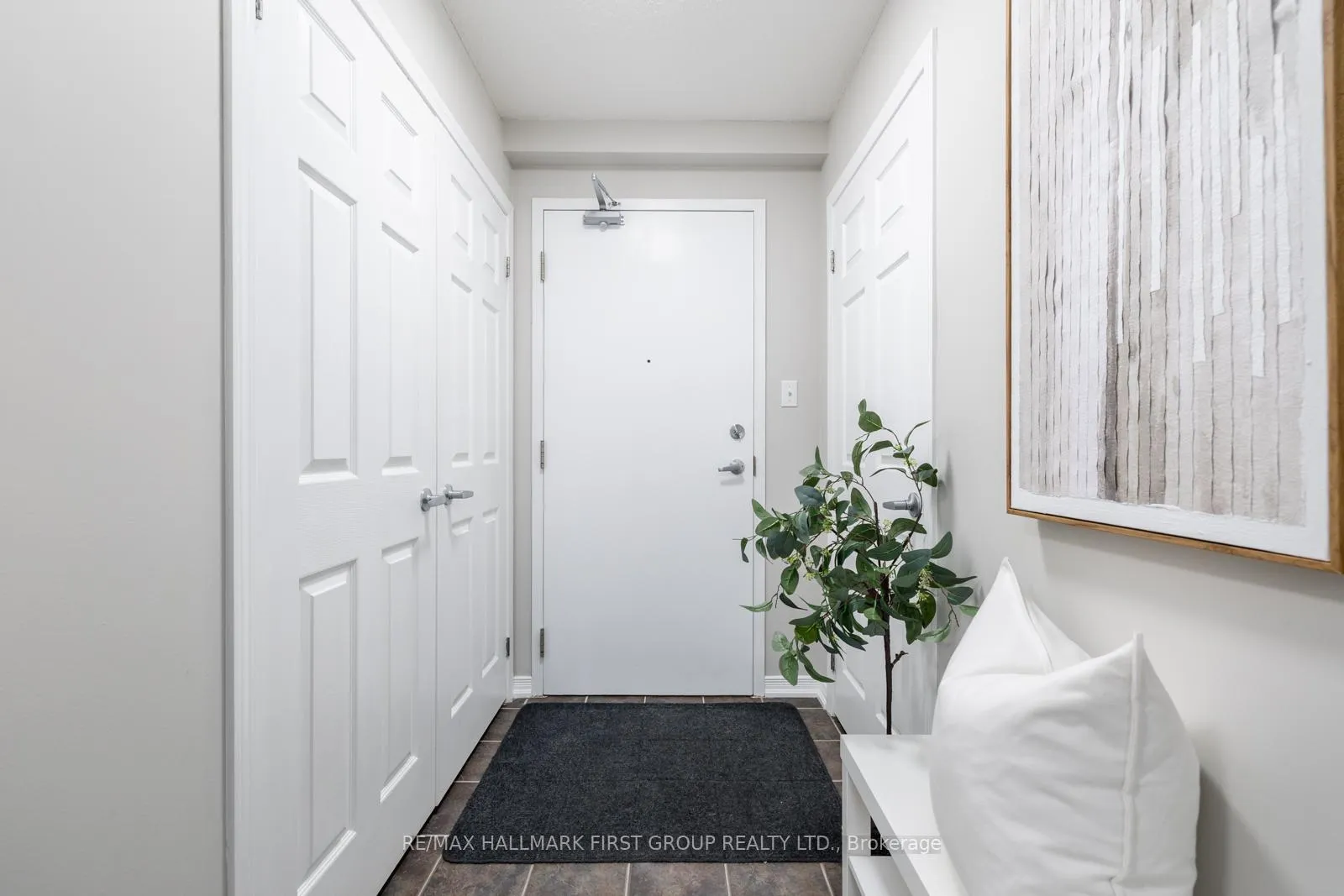Photo 9 of Unit 309, 136 Aspen Springs Drive, Clarington, Bowmanville — HOMEH