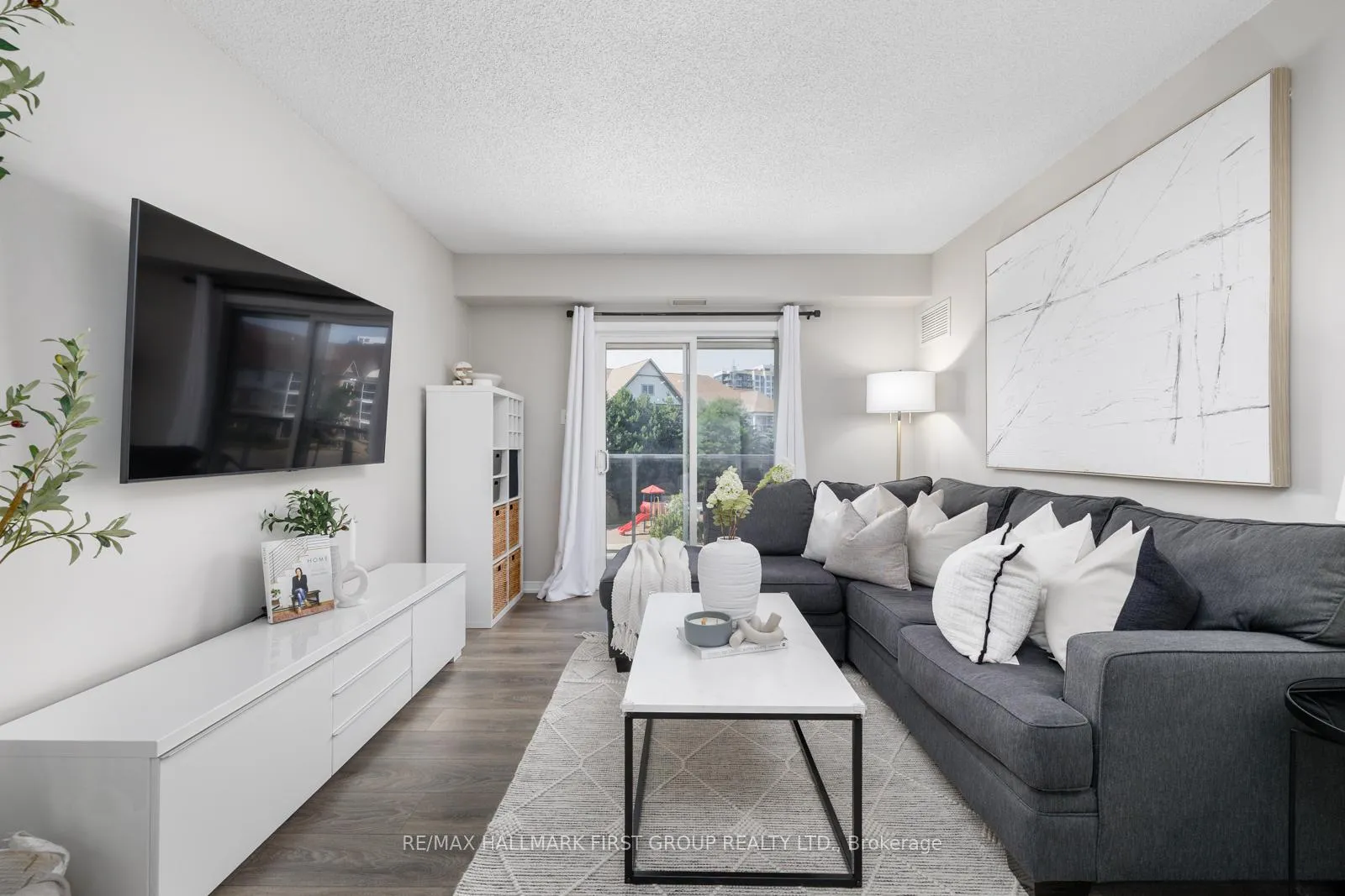 Photo 13 of Unit 309, 136 Aspen Springs Drive, Clarington, Bowmanville — HOMEH