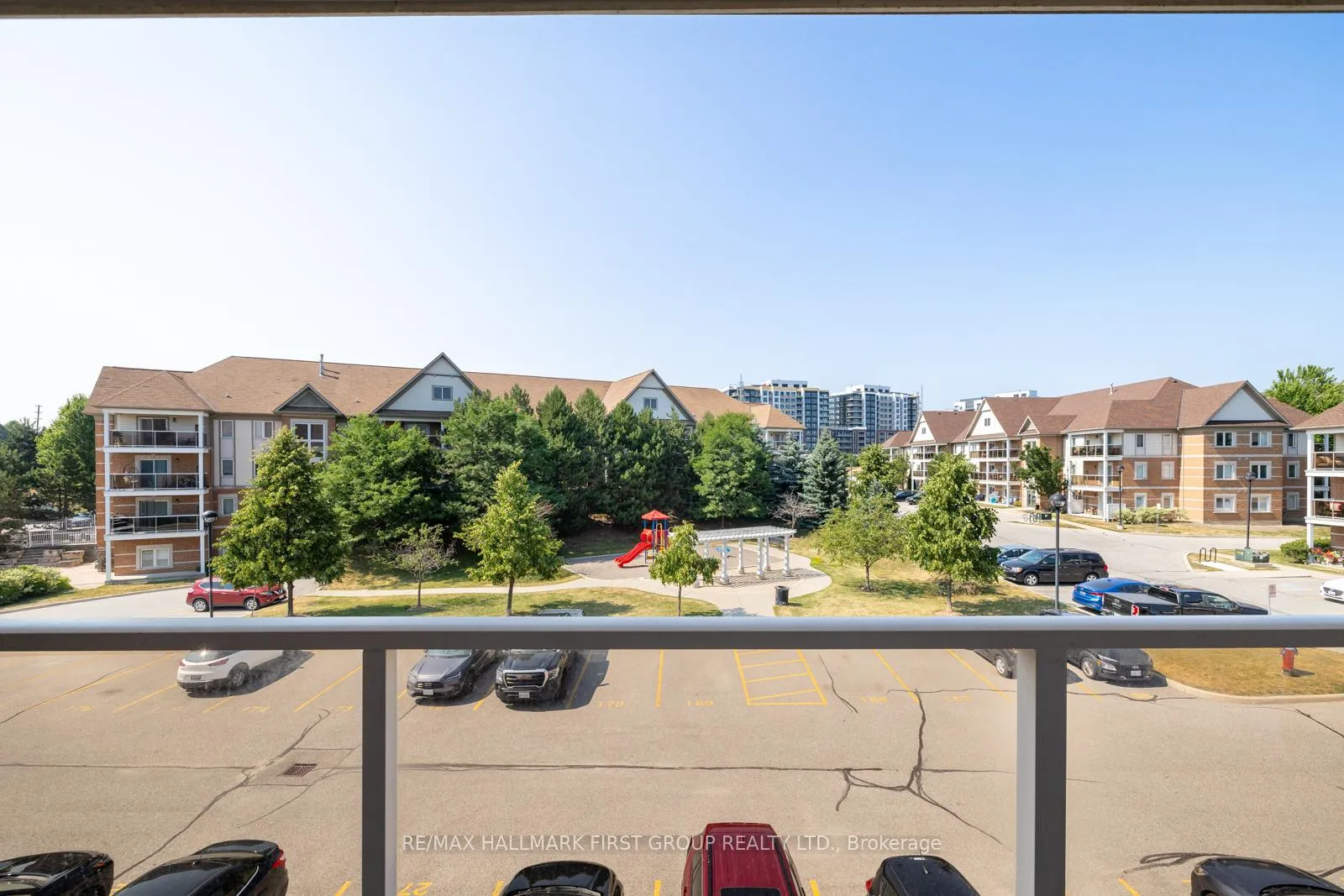 Photo 33 of Unit 309, 136 Aspen Springs Drive, Clarington, Bowmanville — HOMEH