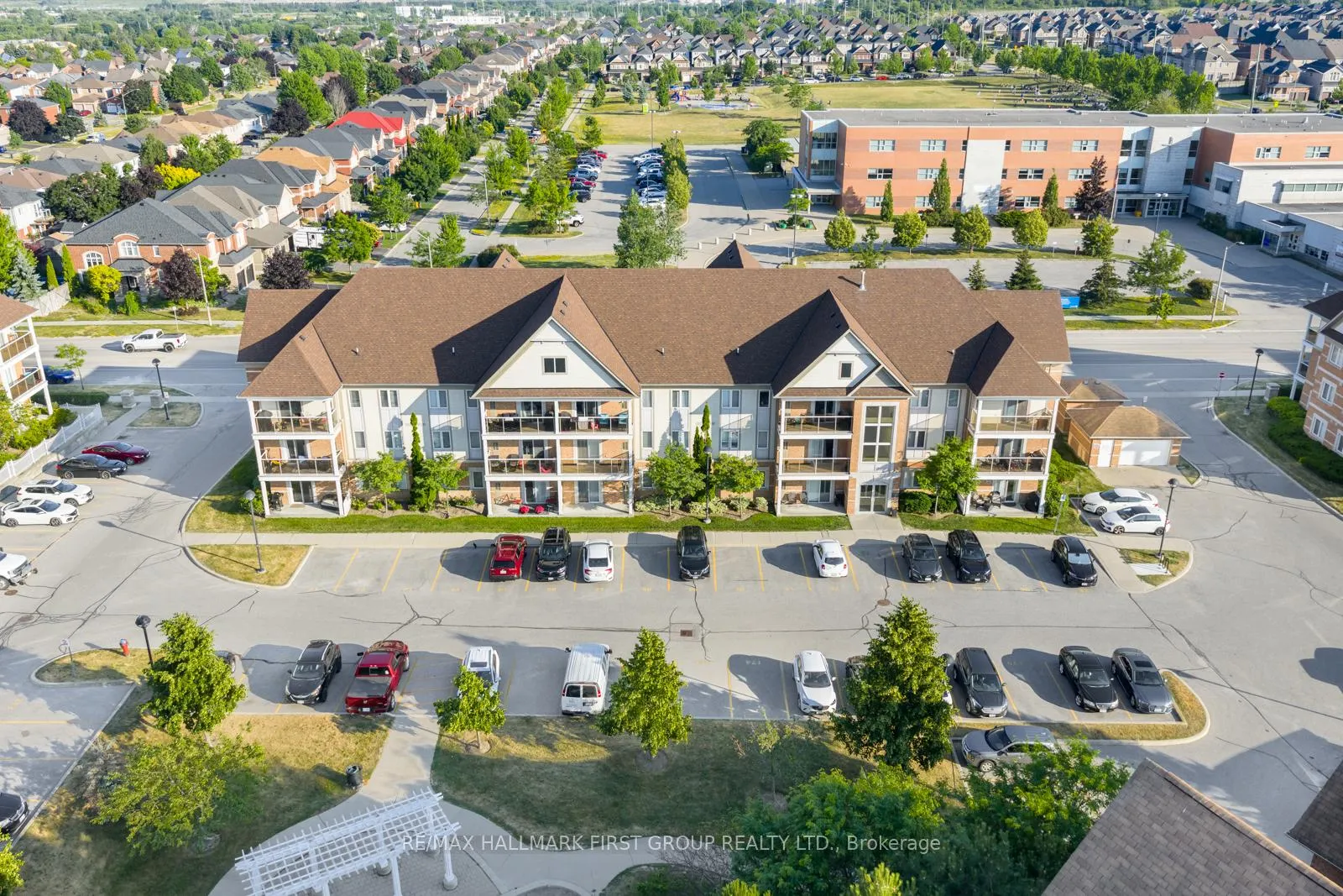 Photo 36 of Unit 309, 136 Aspen Springs Drive, Clarington, Bowmanville — HOMEH