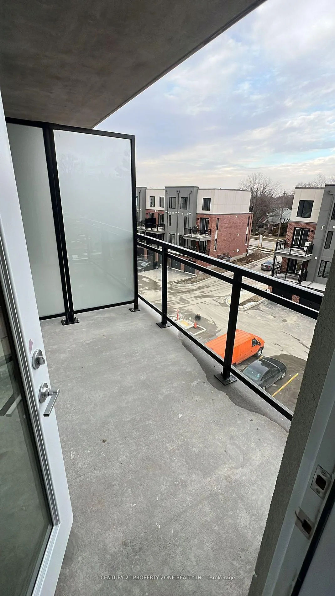 Photo 13 of Unit 402, 107 Rogers Street, Waterloo, Downtown Waterloo — HOMEH