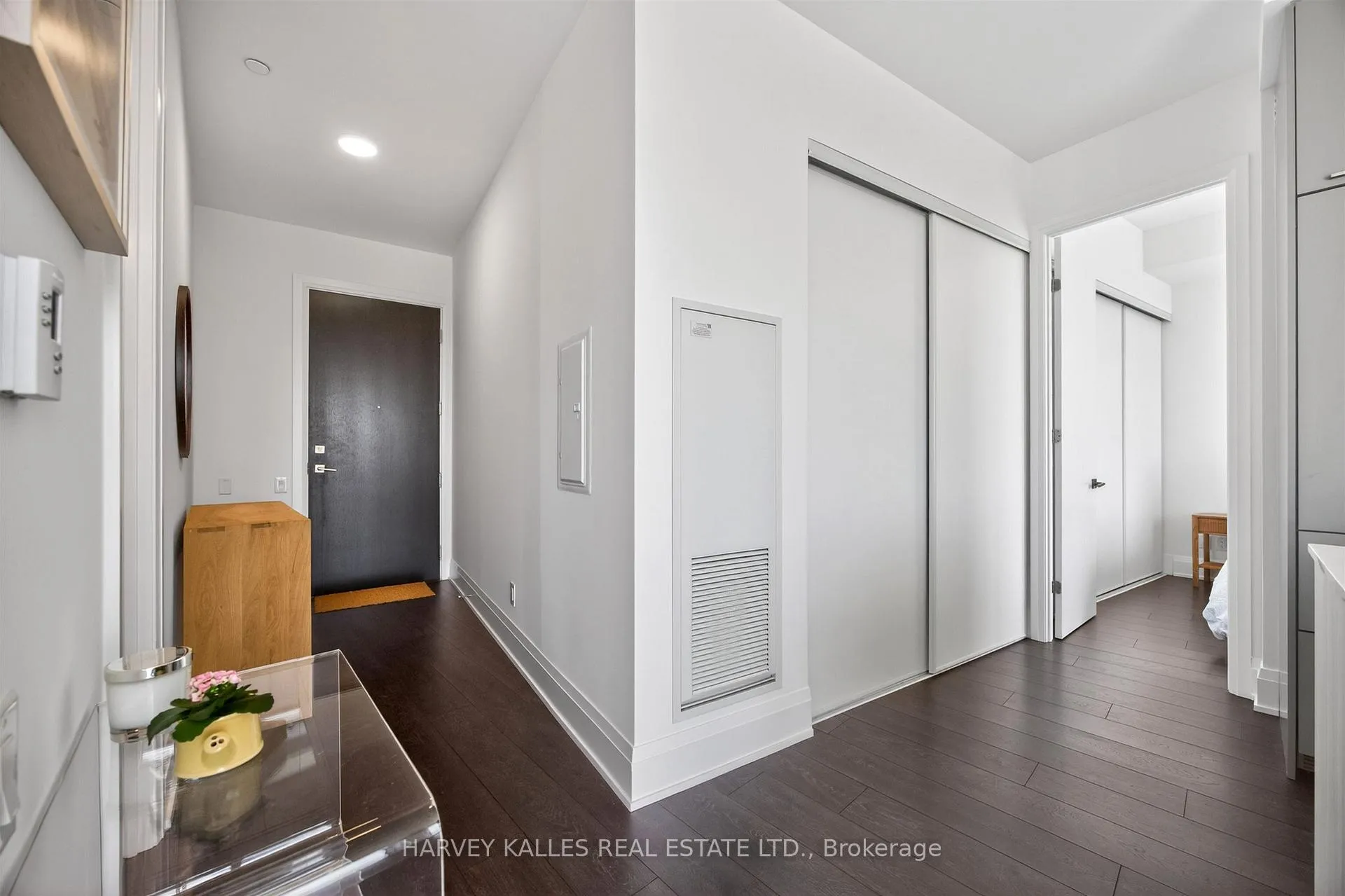 Photo 6 of Unit 2001, 20 Brin Drive, Etobicoke, Edenbridge-Humber Valley — HOMEH